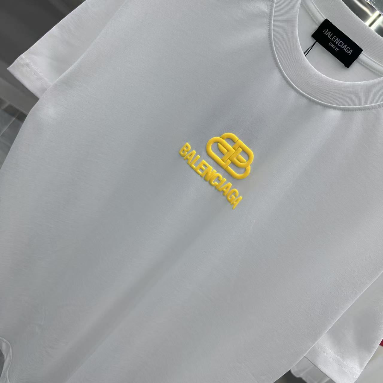 BALENCIAGA T-SHIRT