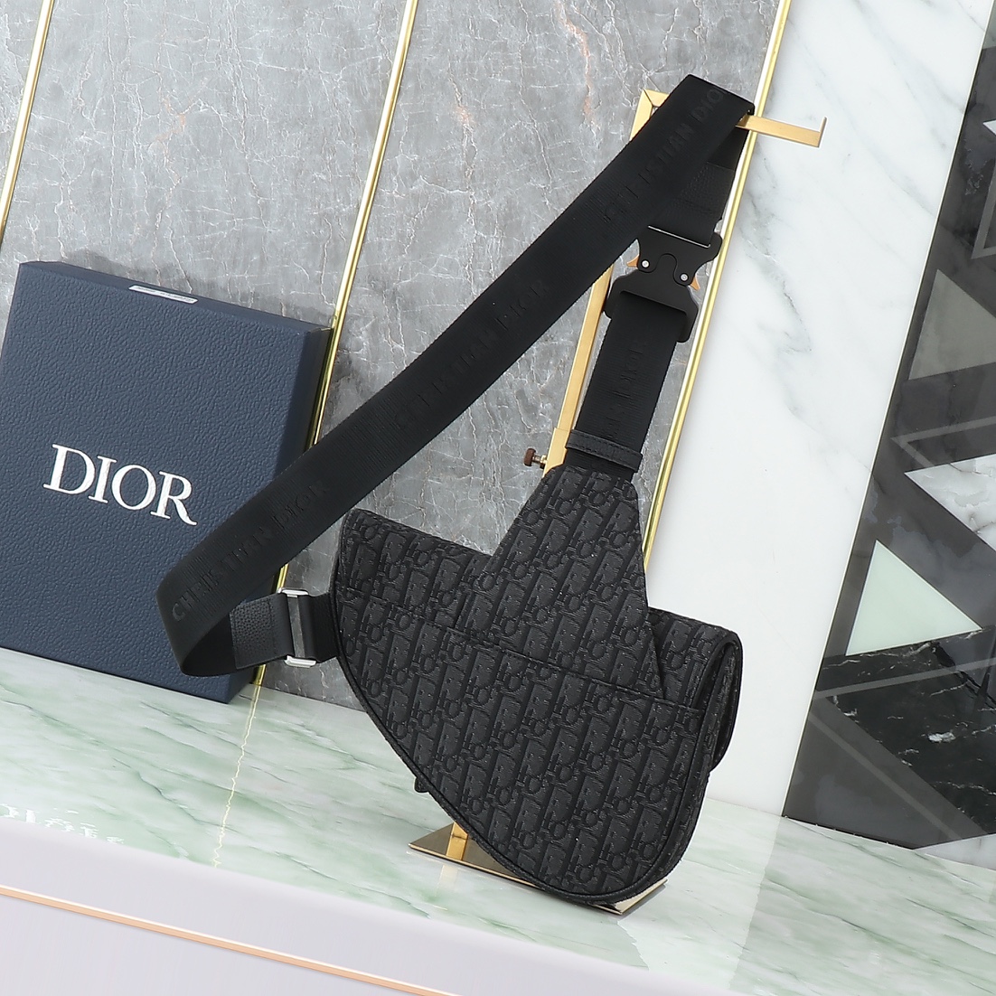 DIOR