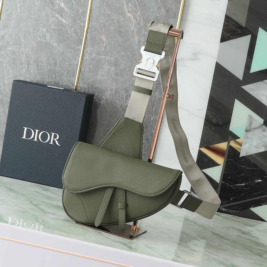 DIOR