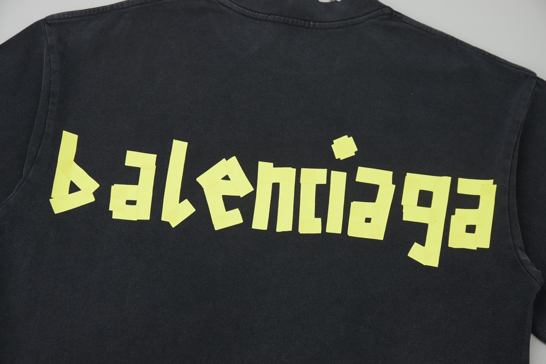 BALENCIAGA T-SHIRT