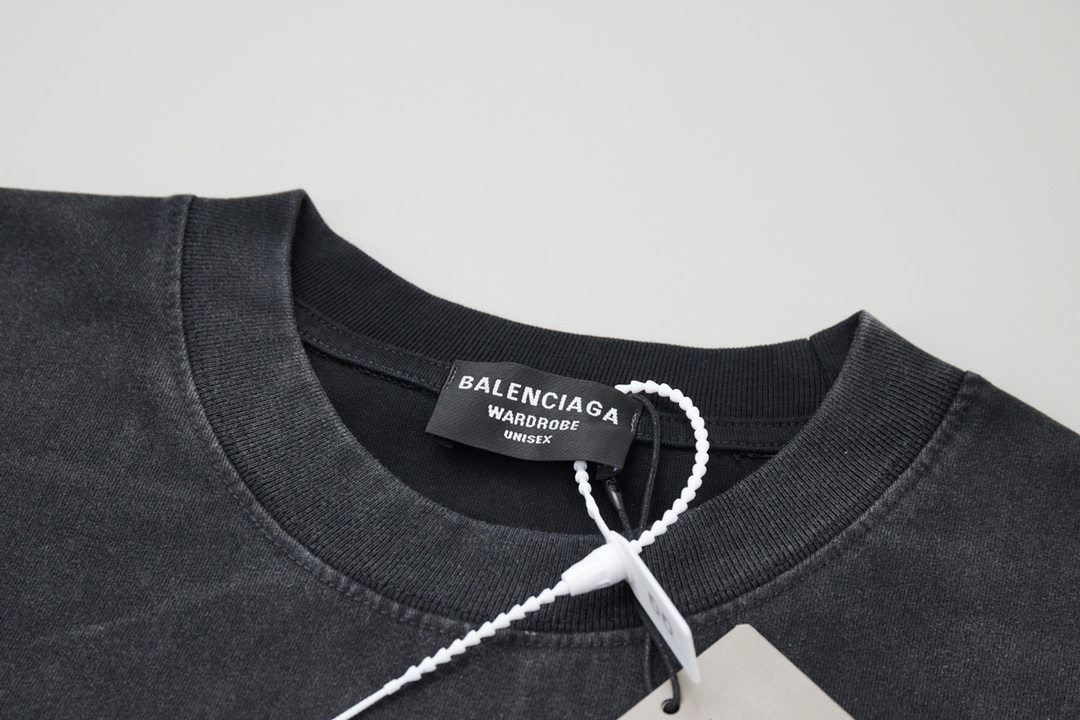 BALENCIAGA T-SHIRT