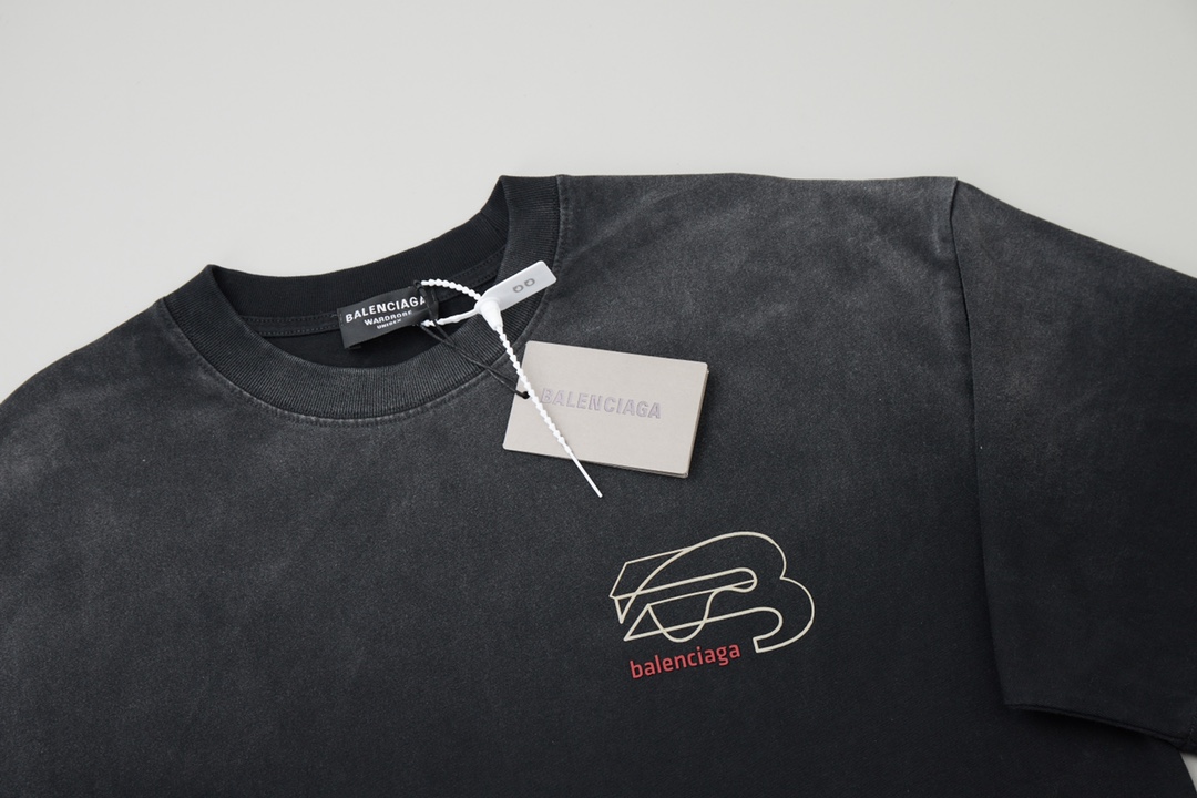 BALENCIAGA T-SHIRT