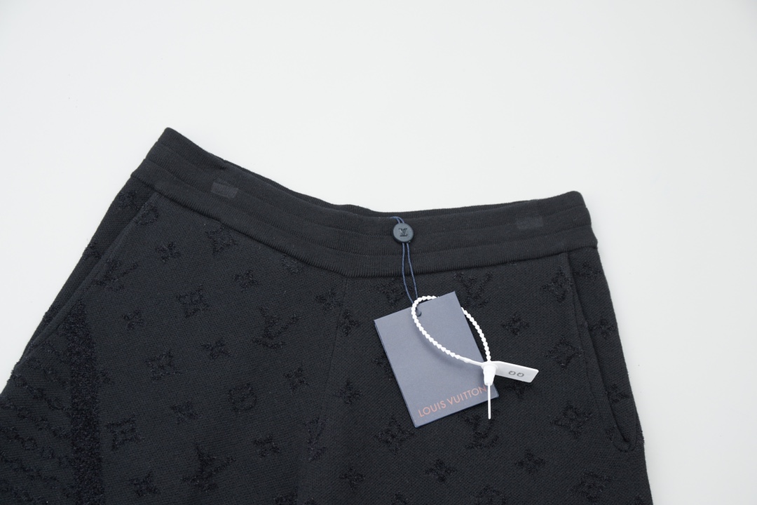 LV KNITTED SHORTS