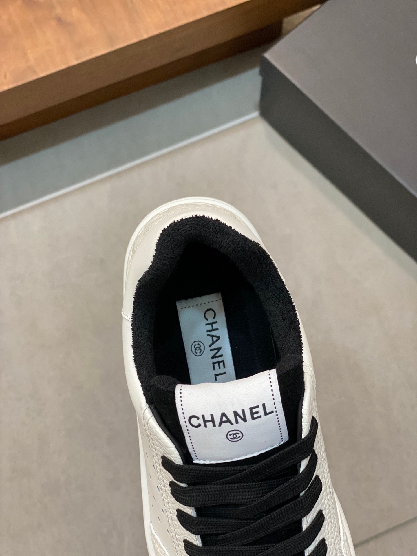 CHANEL SNEAKERS 
