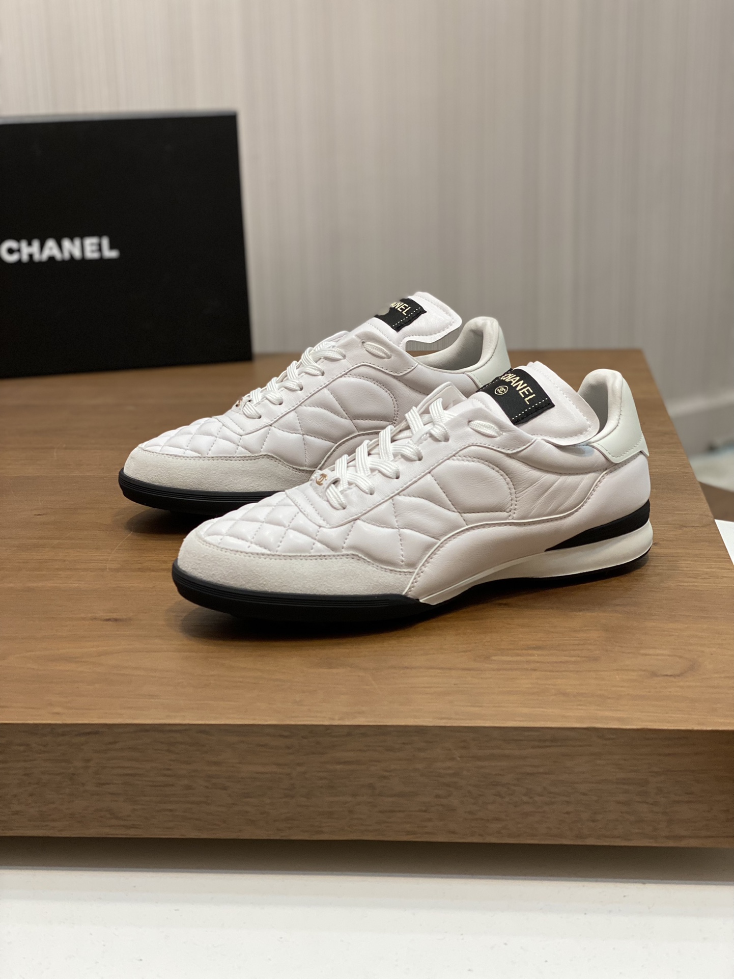 CHANEL SNEAKERS 