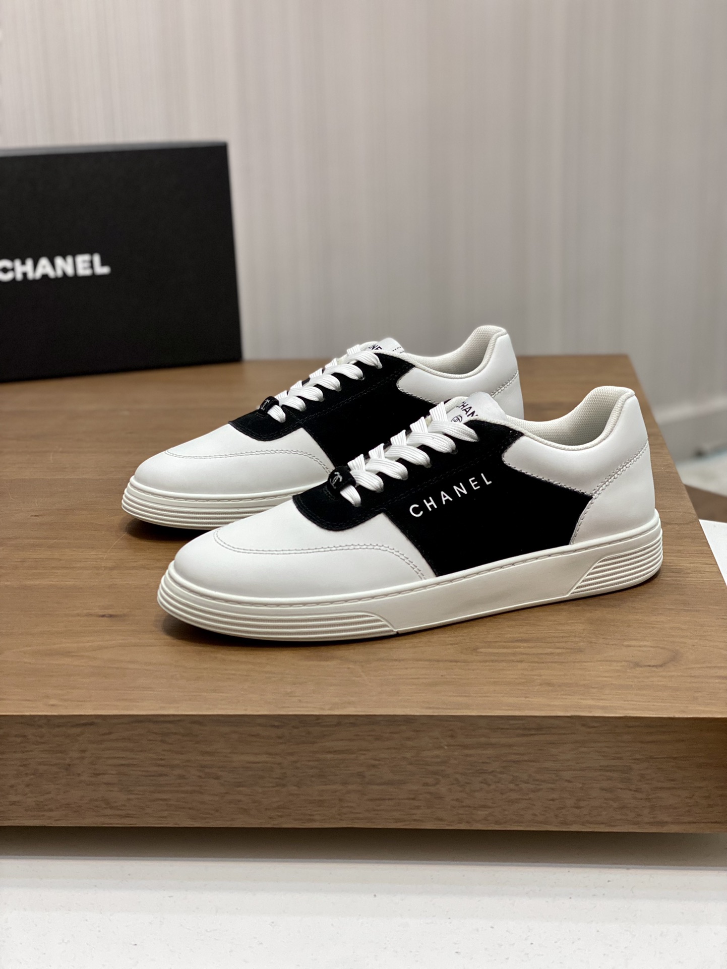 CHANEL SNEAKERS