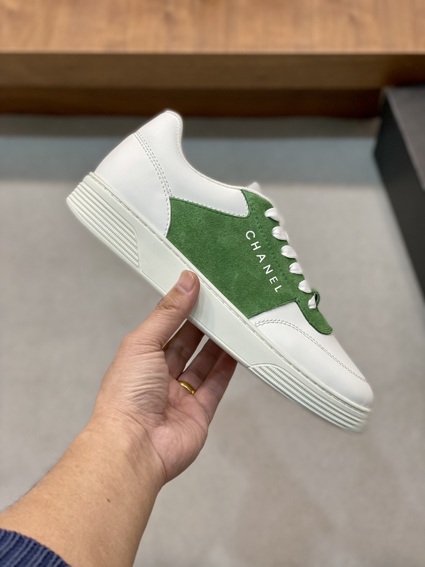 CHANEL SNEAKERS 