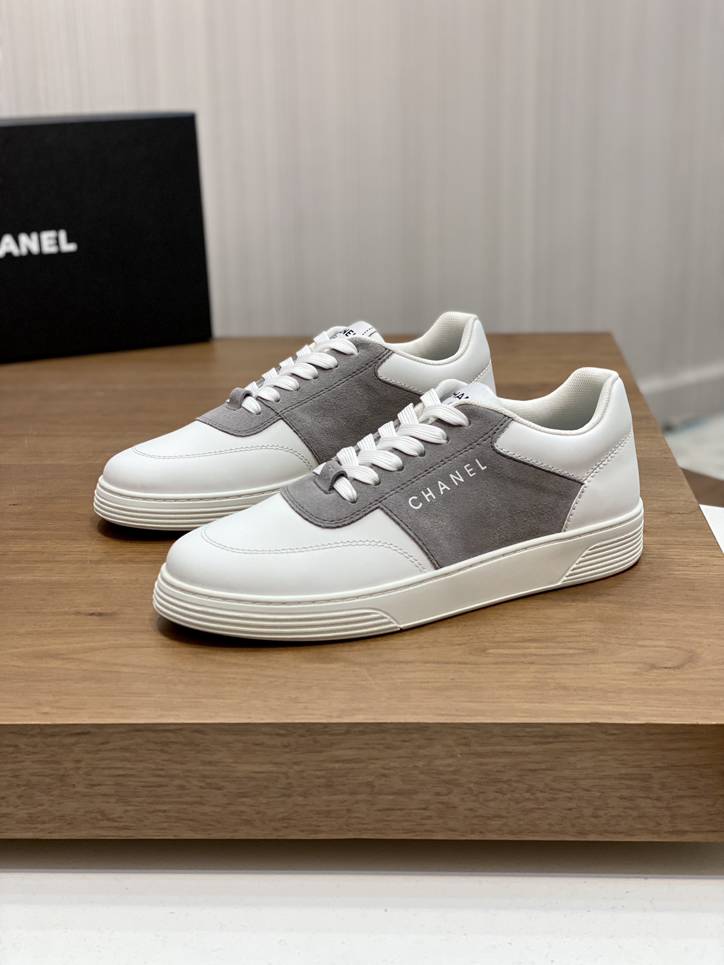 CHANEL SNEAKERS 