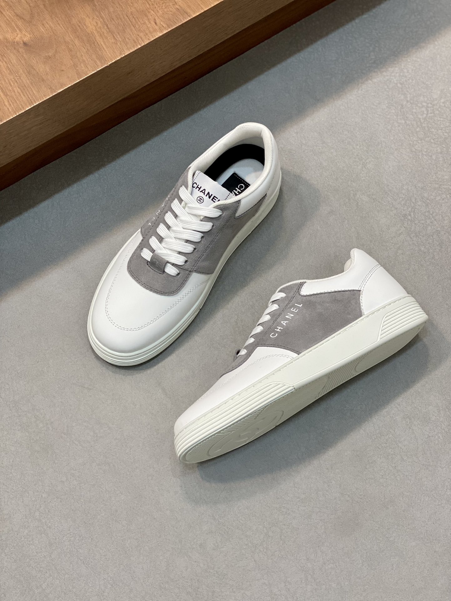 CHANEL SNEAKERS 