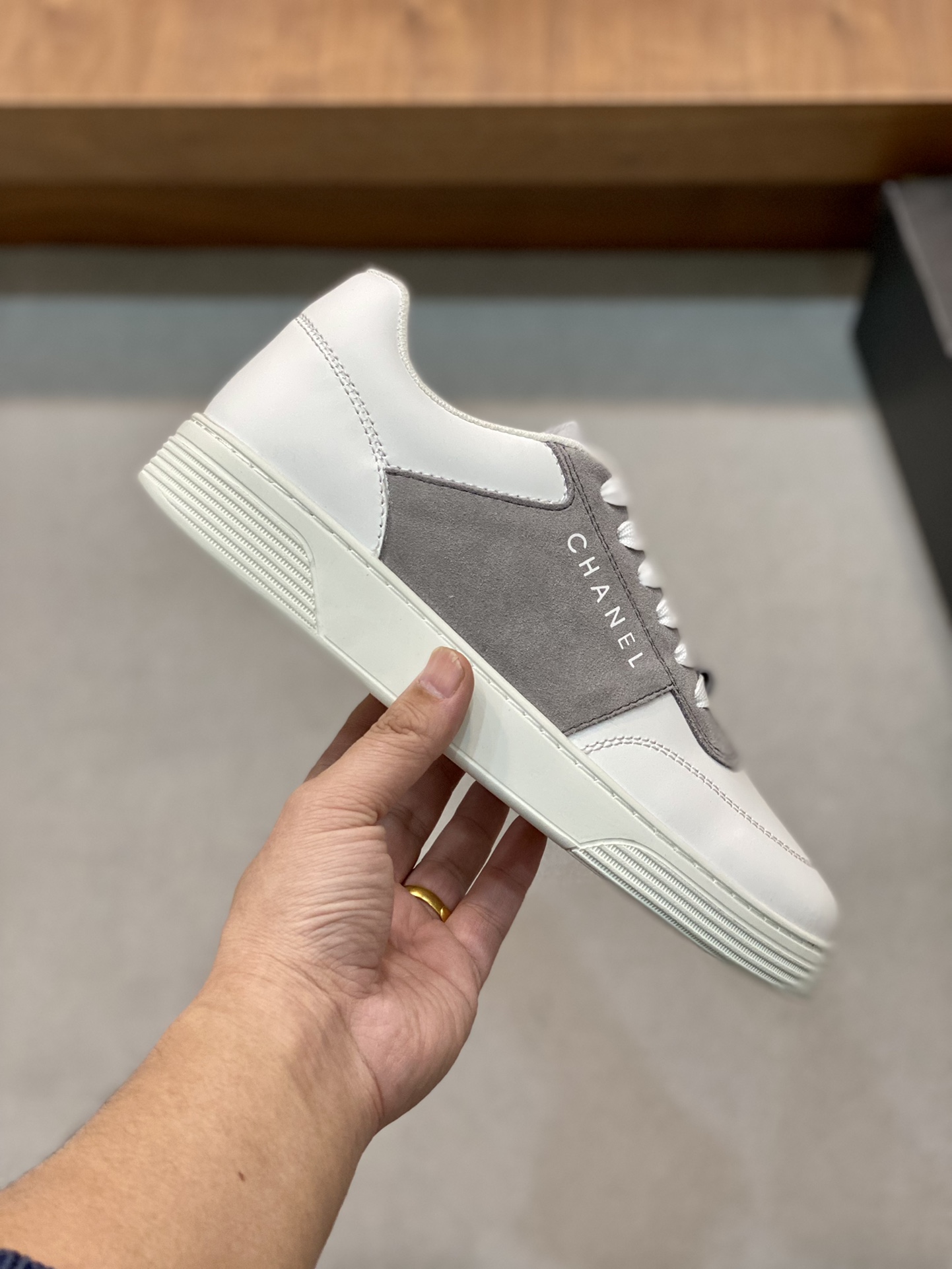 CHANEL SNEAKERS 