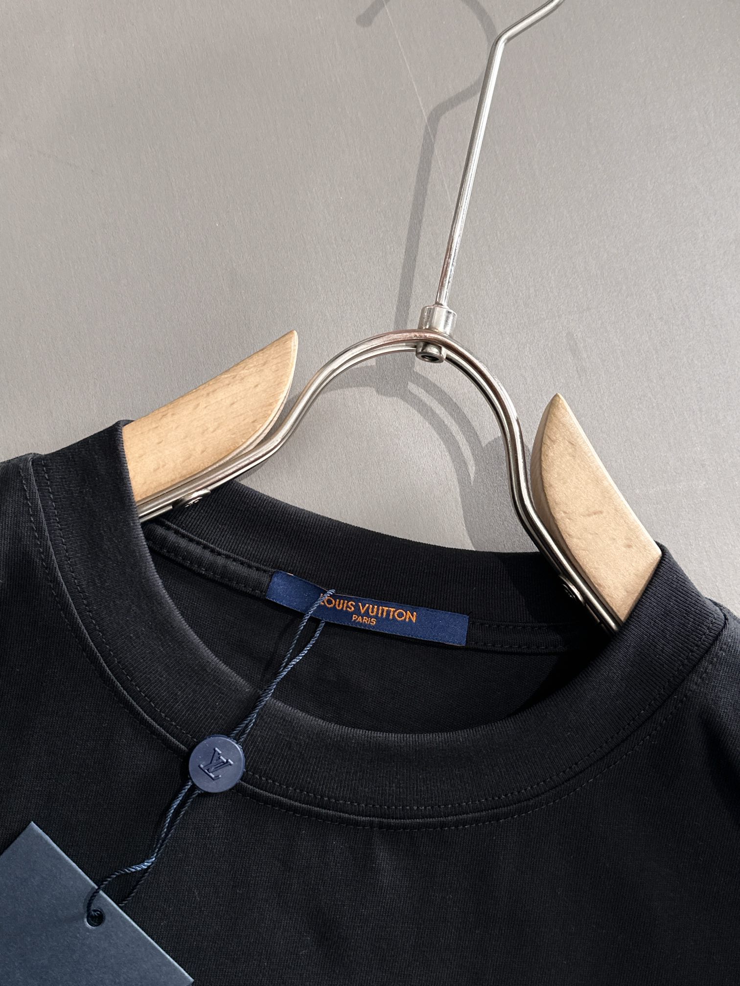 LV T-SHIRT