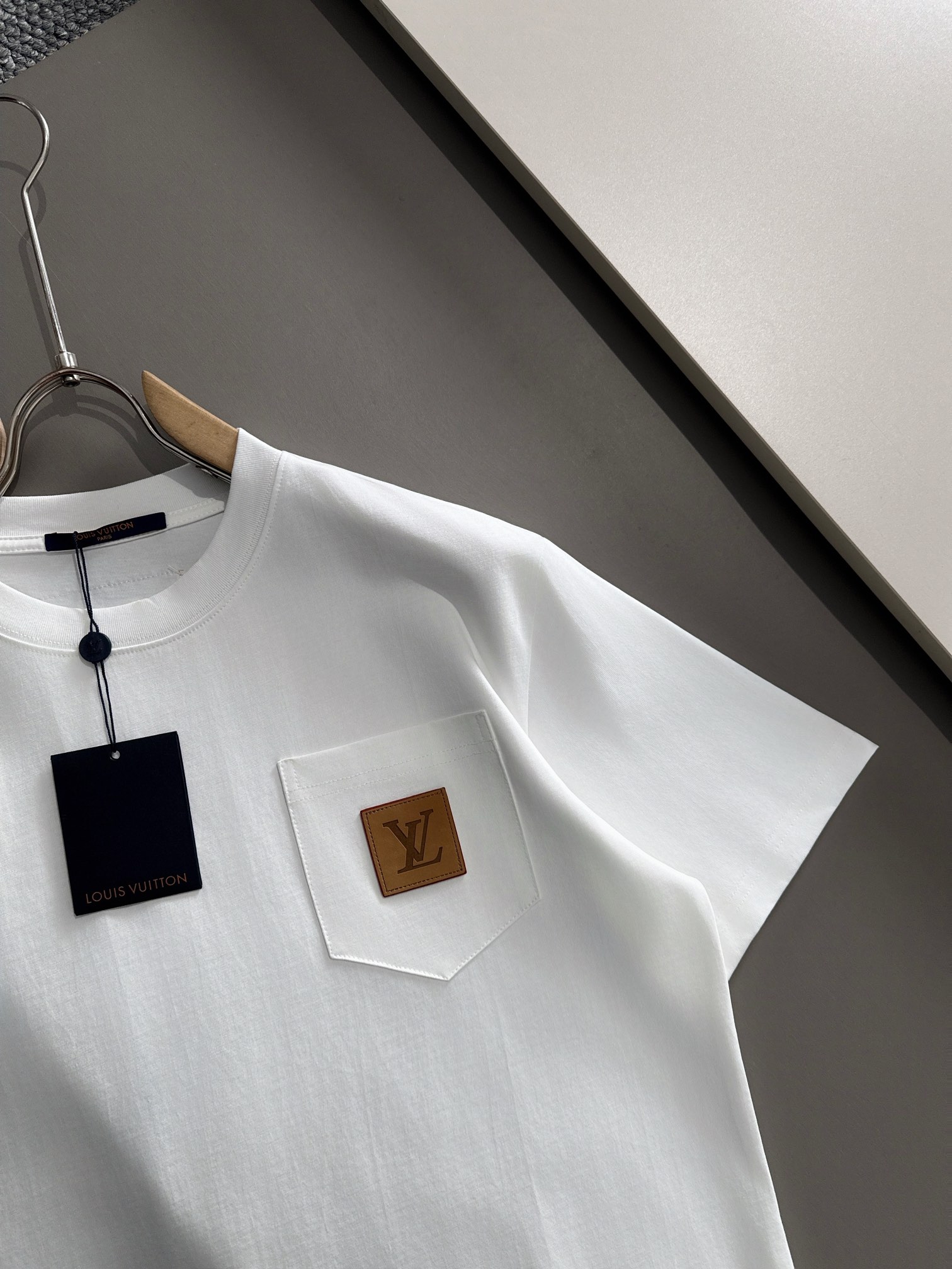 LV T-SHIRT
