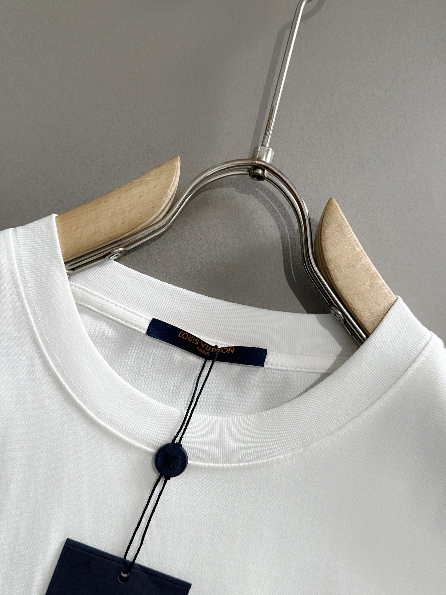 LV T-SHIRT