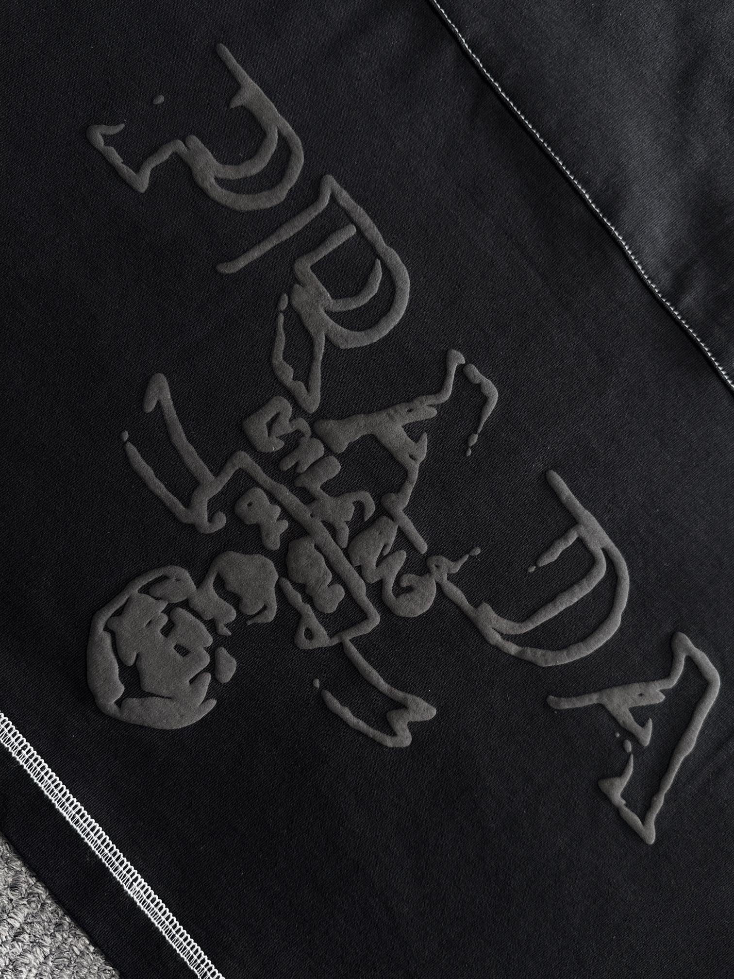 PRADA T-SHIRT