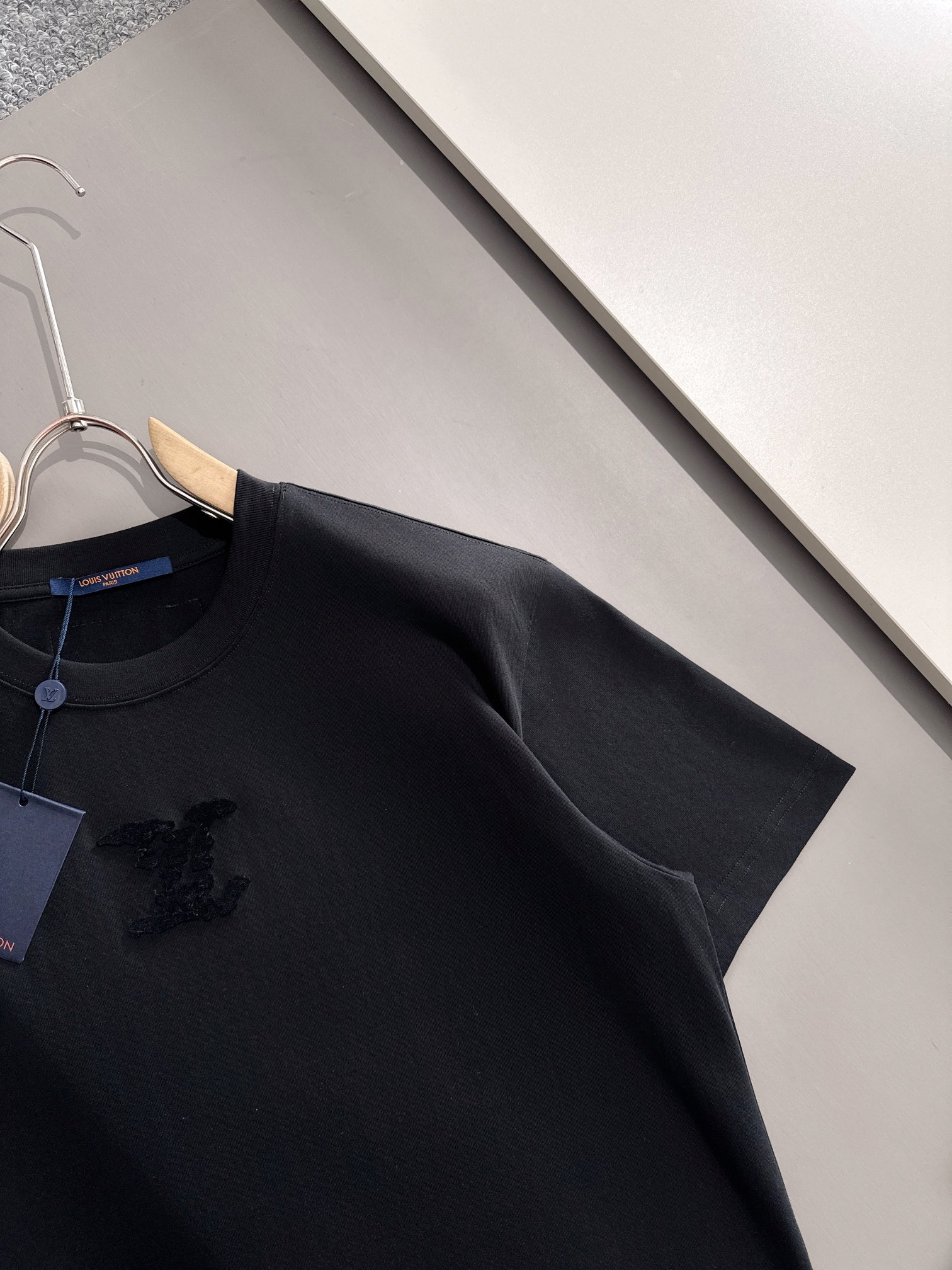 LV T-SHIRT