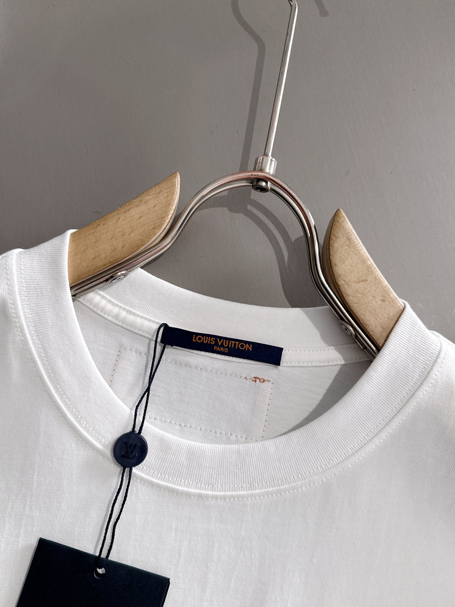 LV T-SHIRT