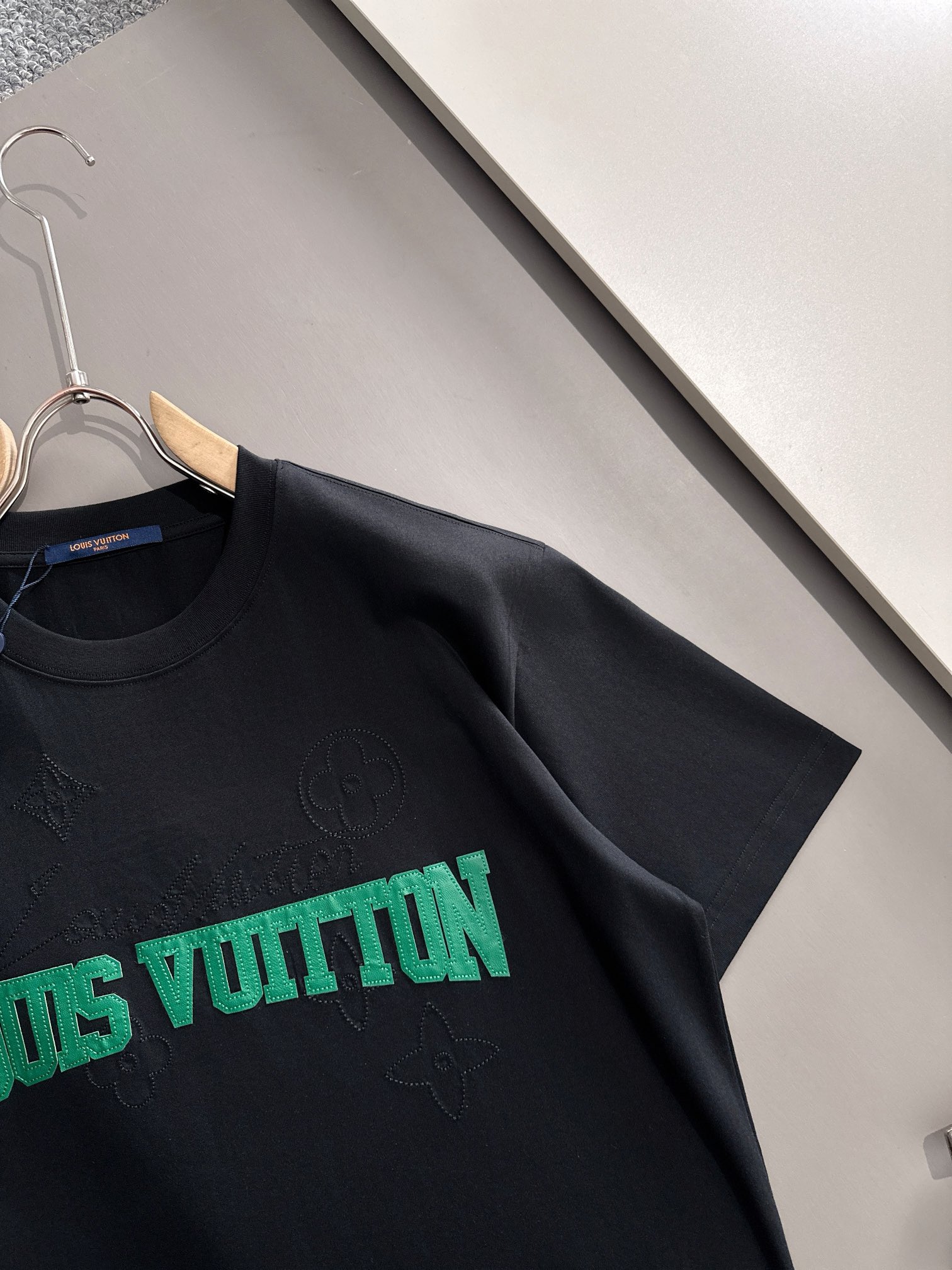 LV T-SHIRT
