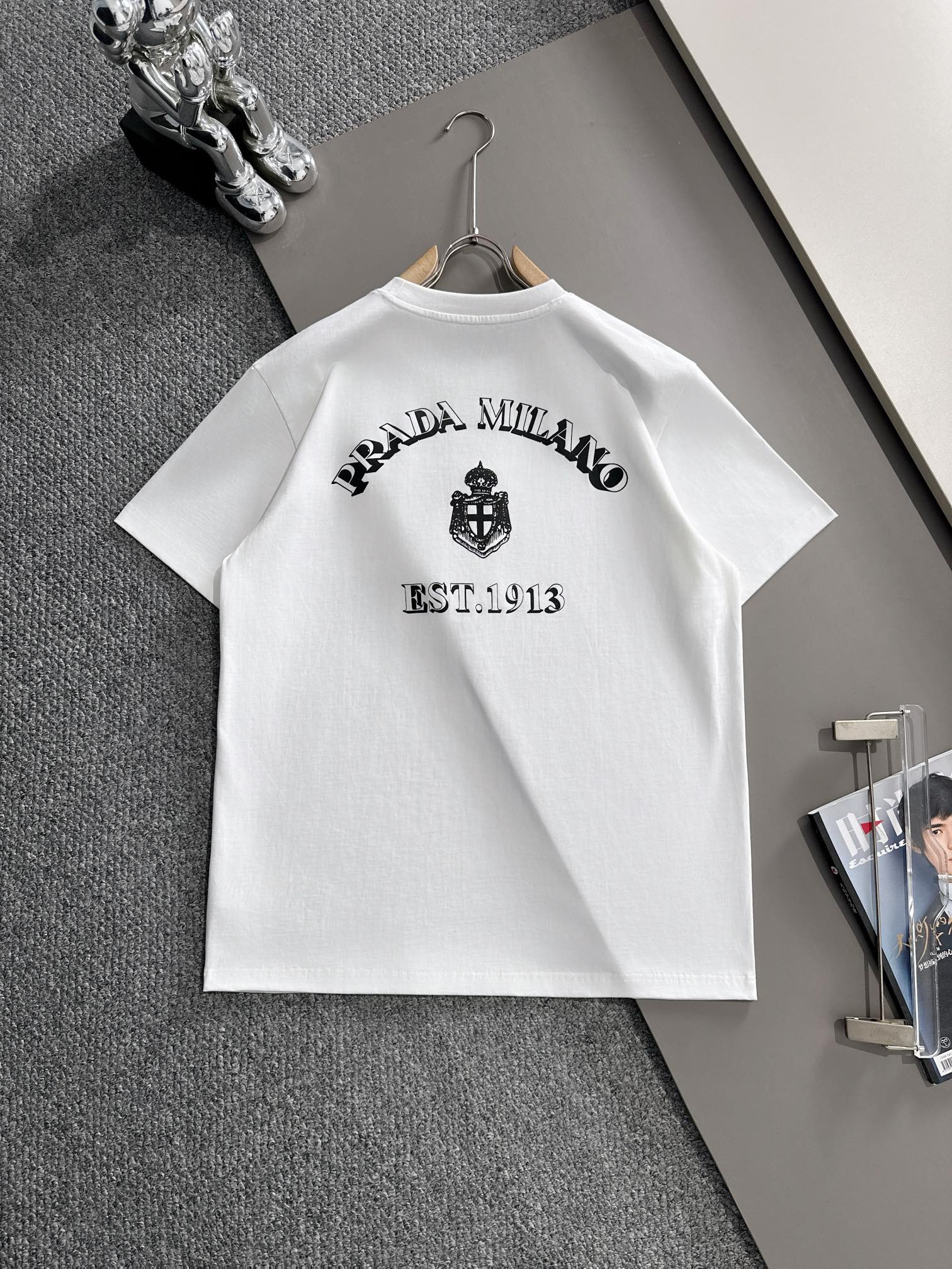 PRADA T-SHIRT