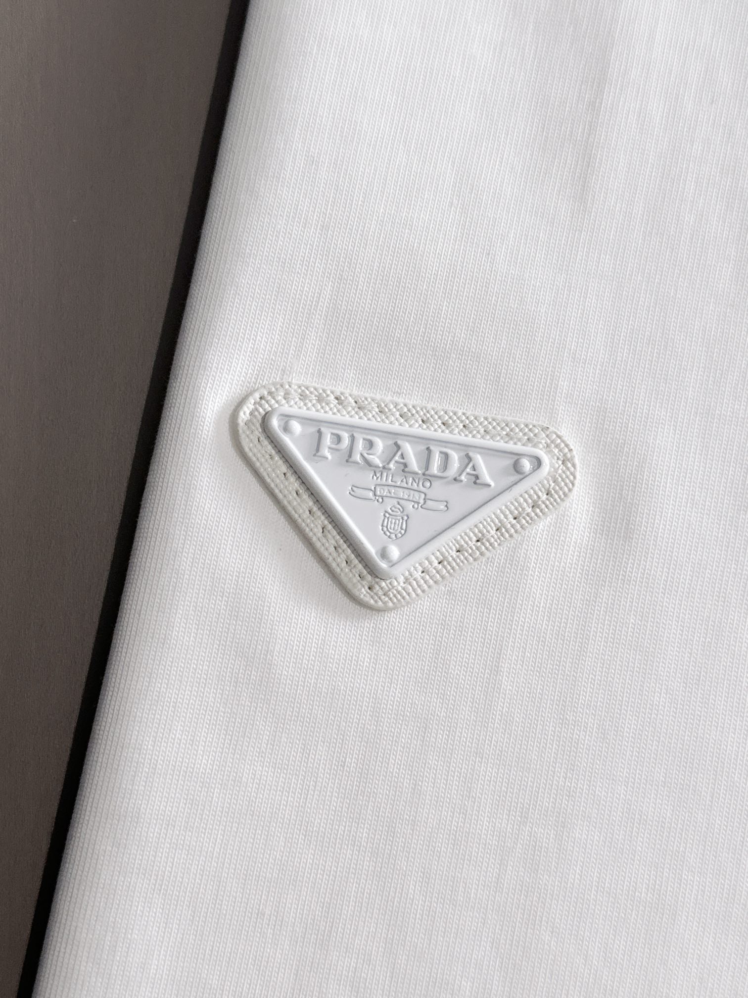 PRADA T-SHIRT