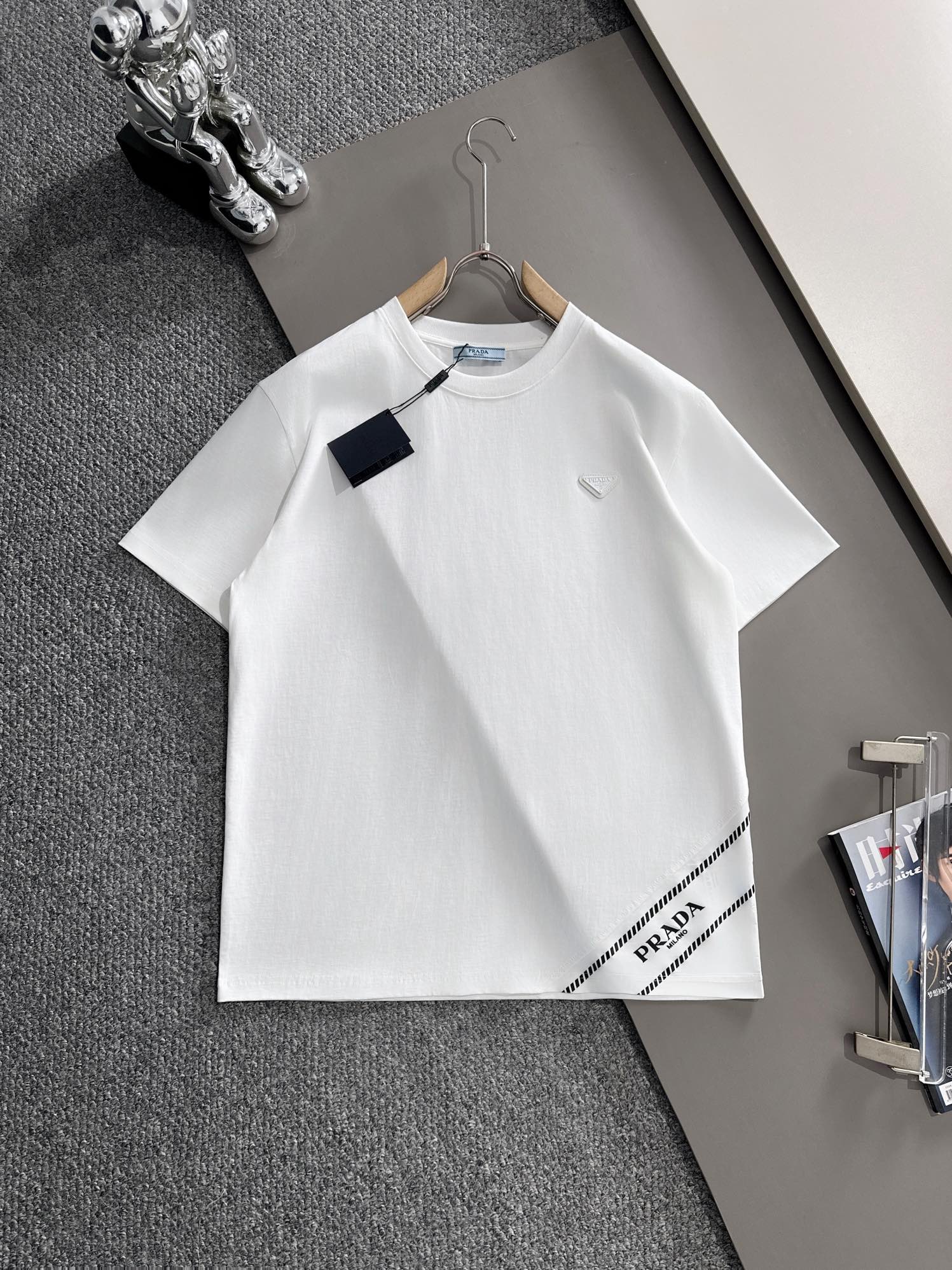 PRADA T-SHIRT