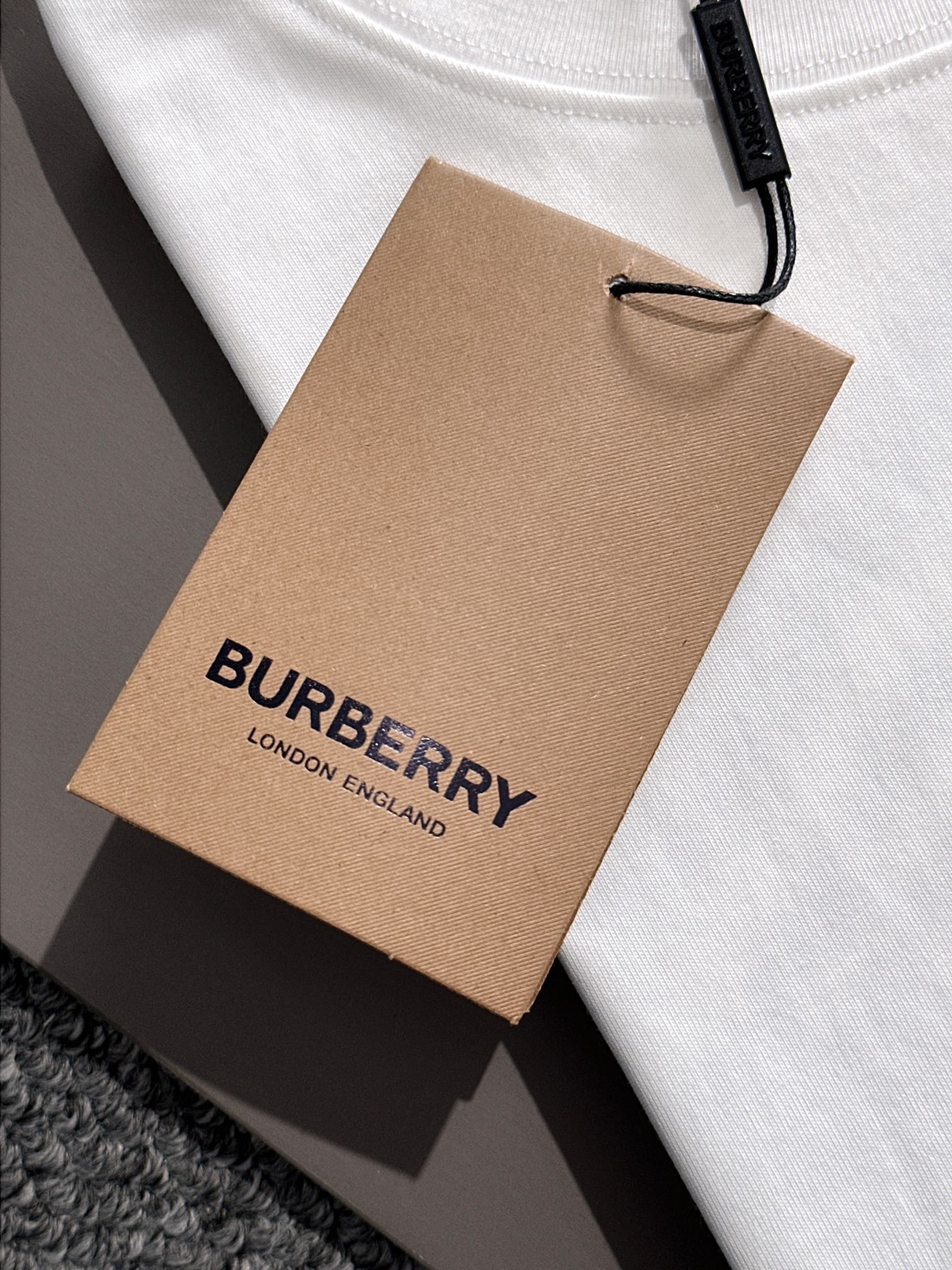 BURBERRRY T-SHIRT