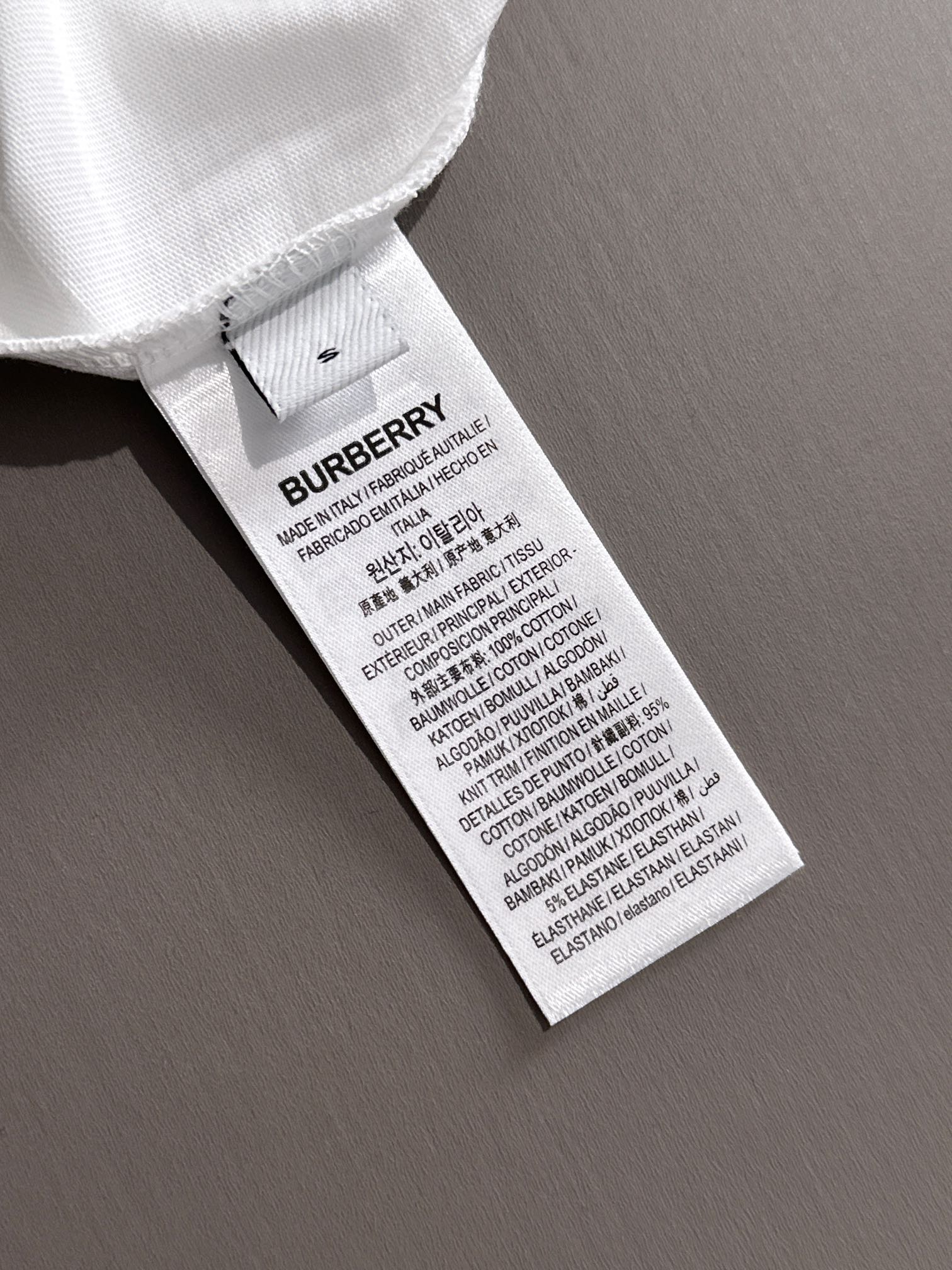 BURBERRRY T-SHIRT