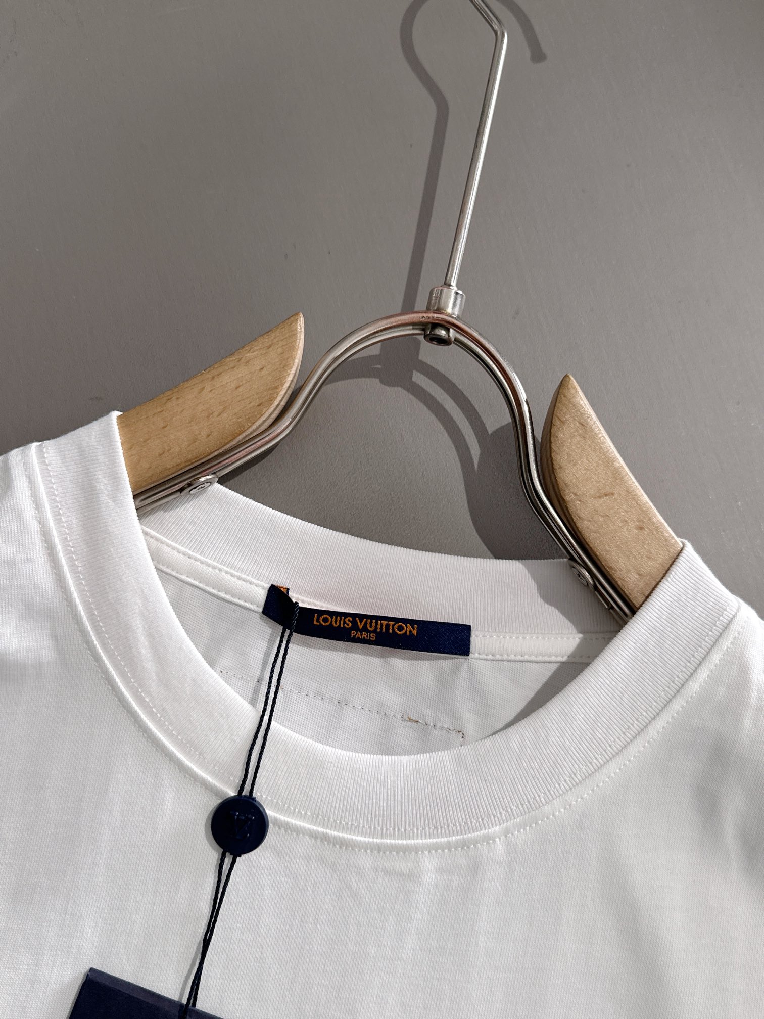 LV T-SHIRT