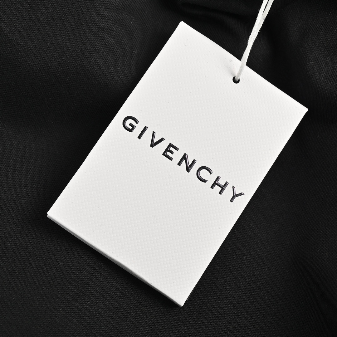 GIVENCHY T-shirt