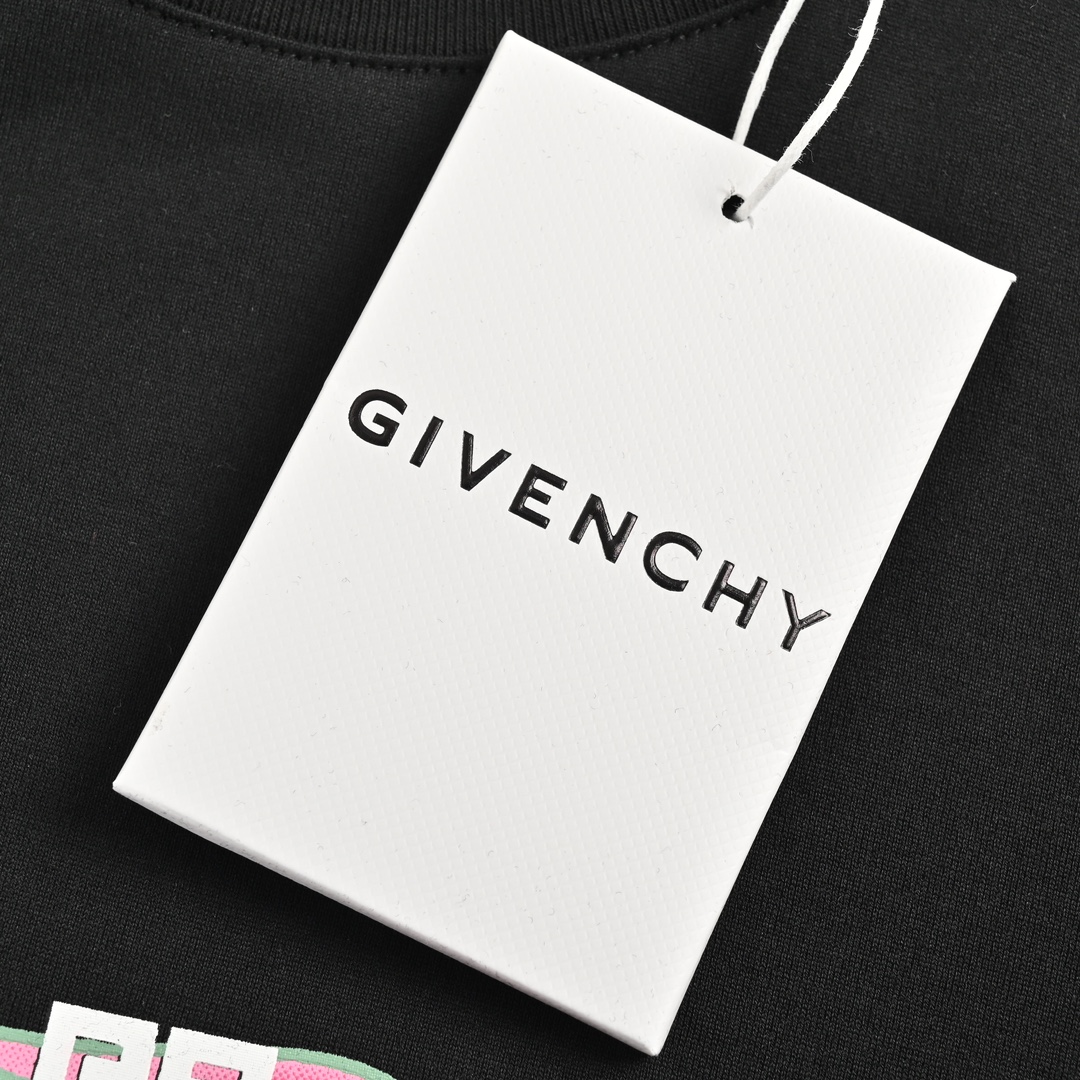 GIVENCHY T-shirt