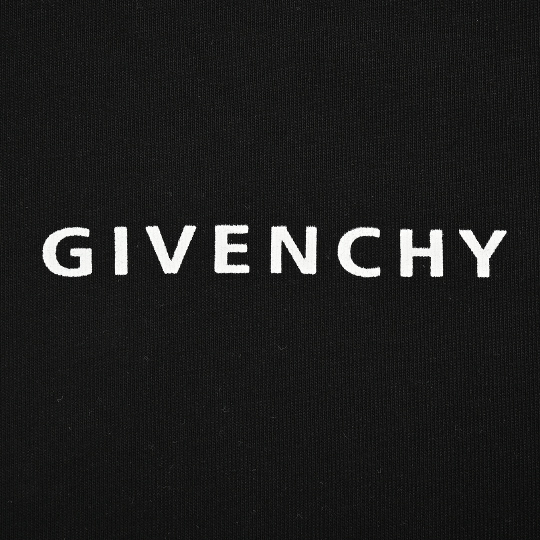 GIVENCHY T-shirt