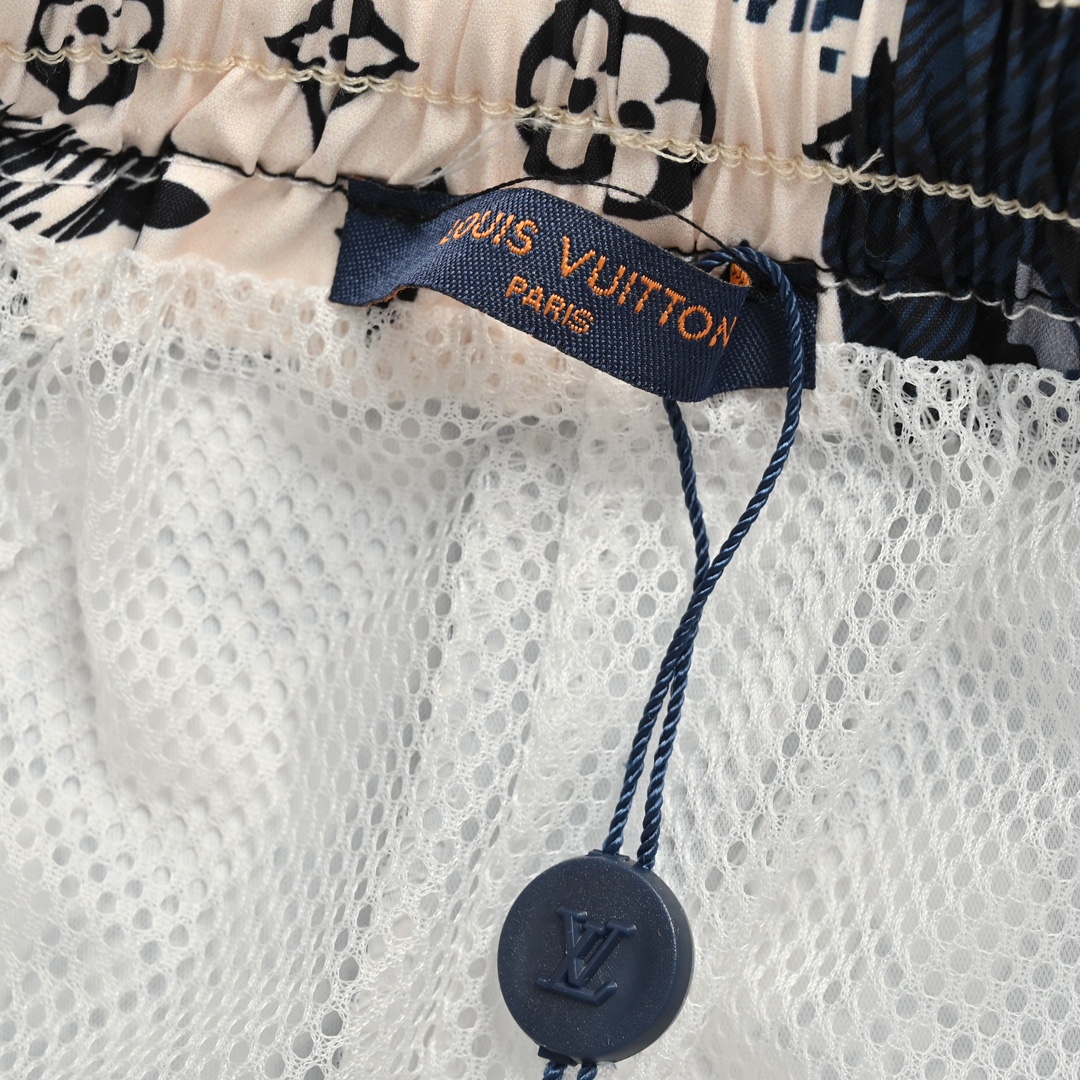 LOUIS VUITTON Short