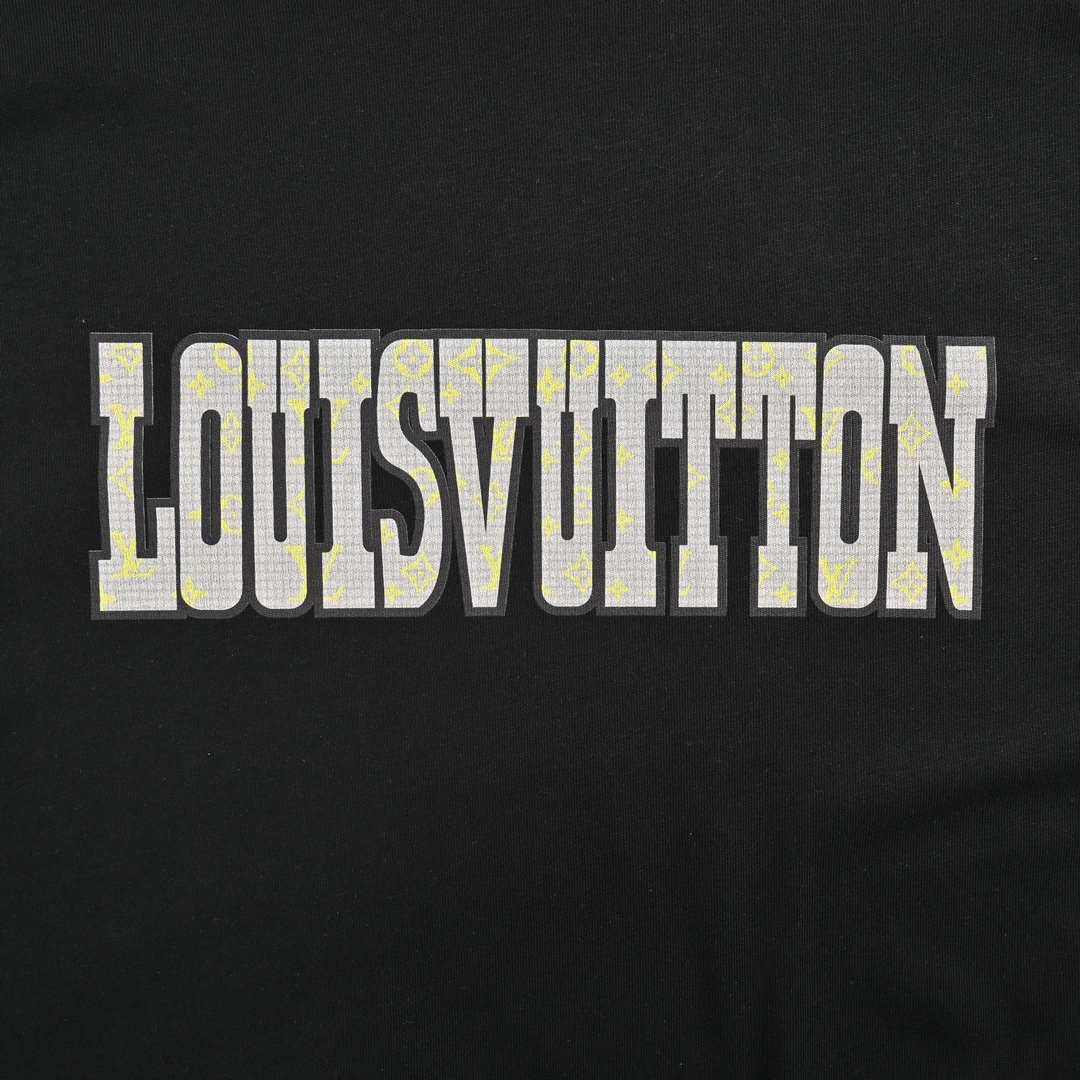 LOUIS VUITTON T-shirt
