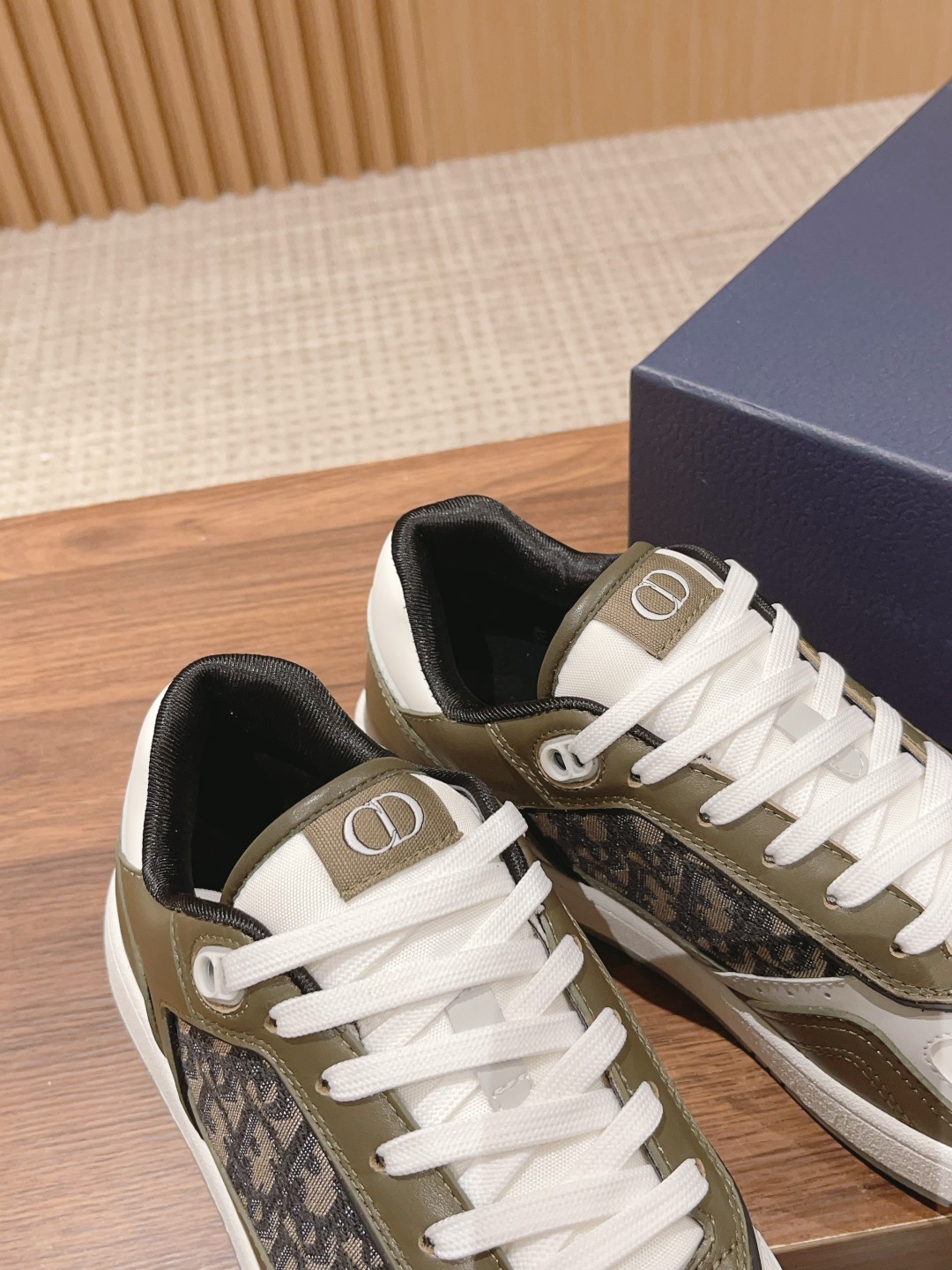 DIOR B27