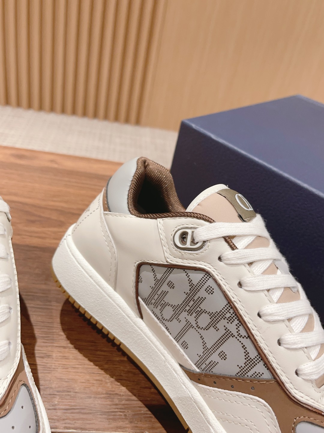 DIOR B27