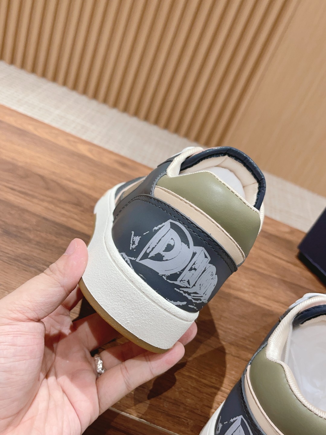 DIOR B27