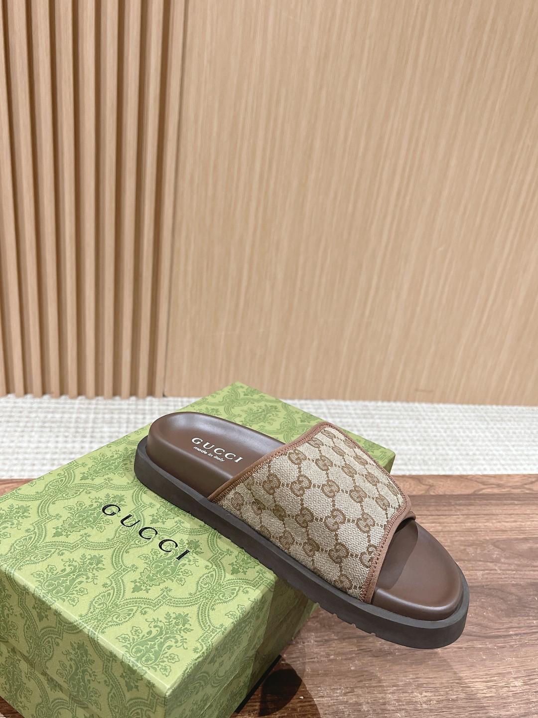 GUCCI 