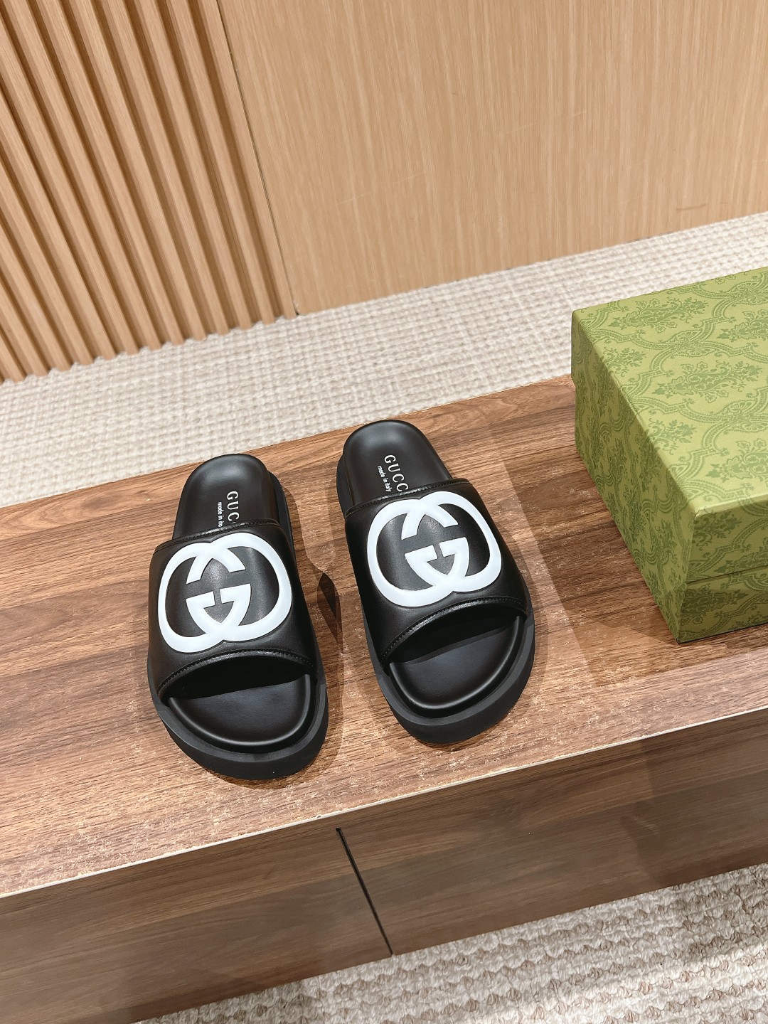 GUCCI 