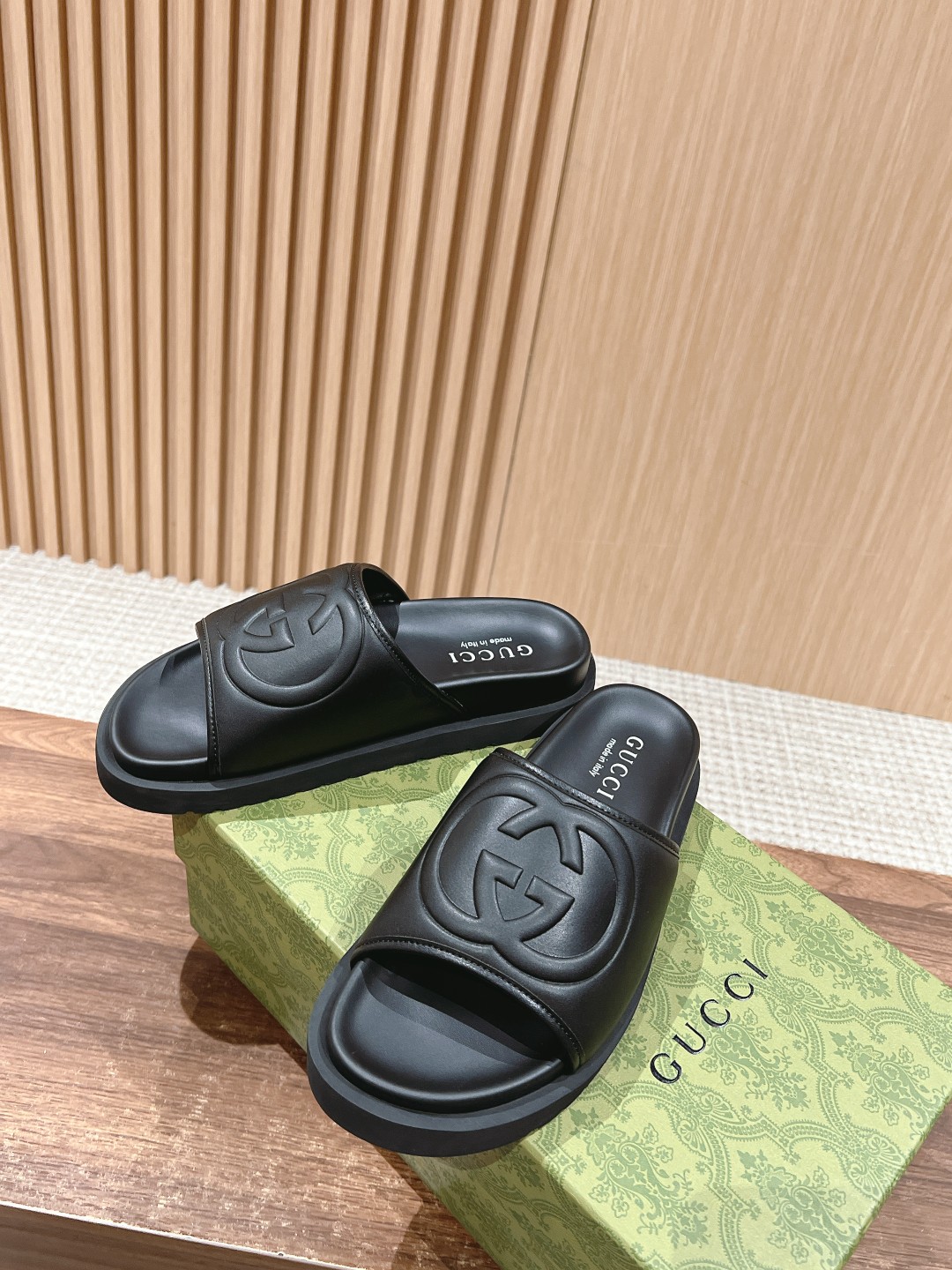 GUCCI 