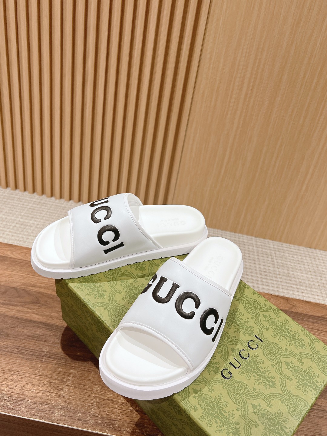 GUCCI 