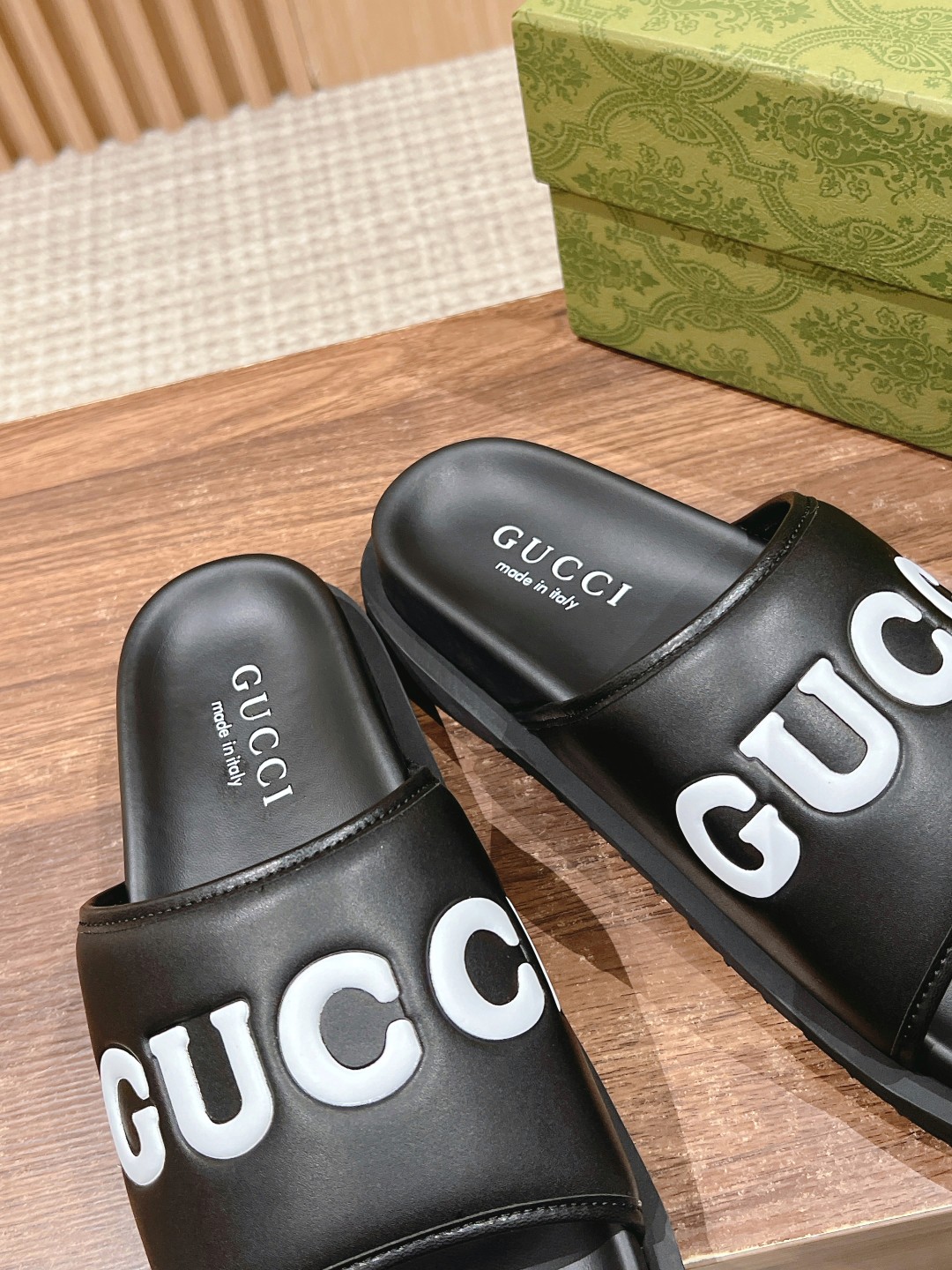 GUCCI 