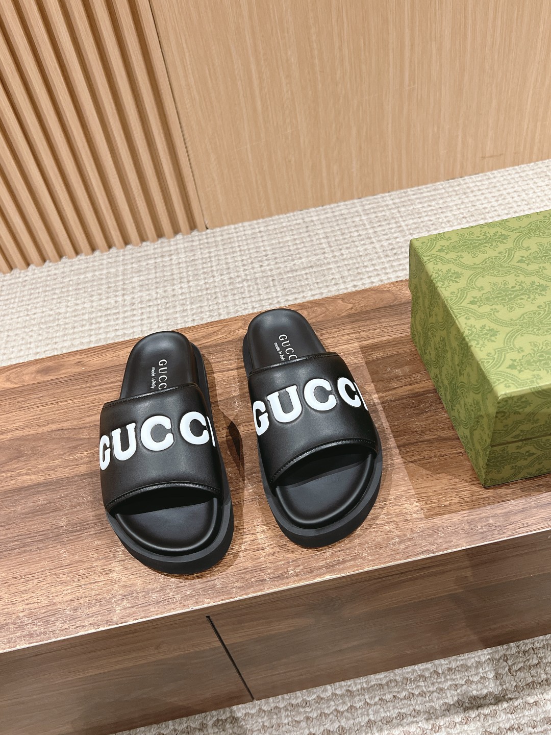 GUCCI 