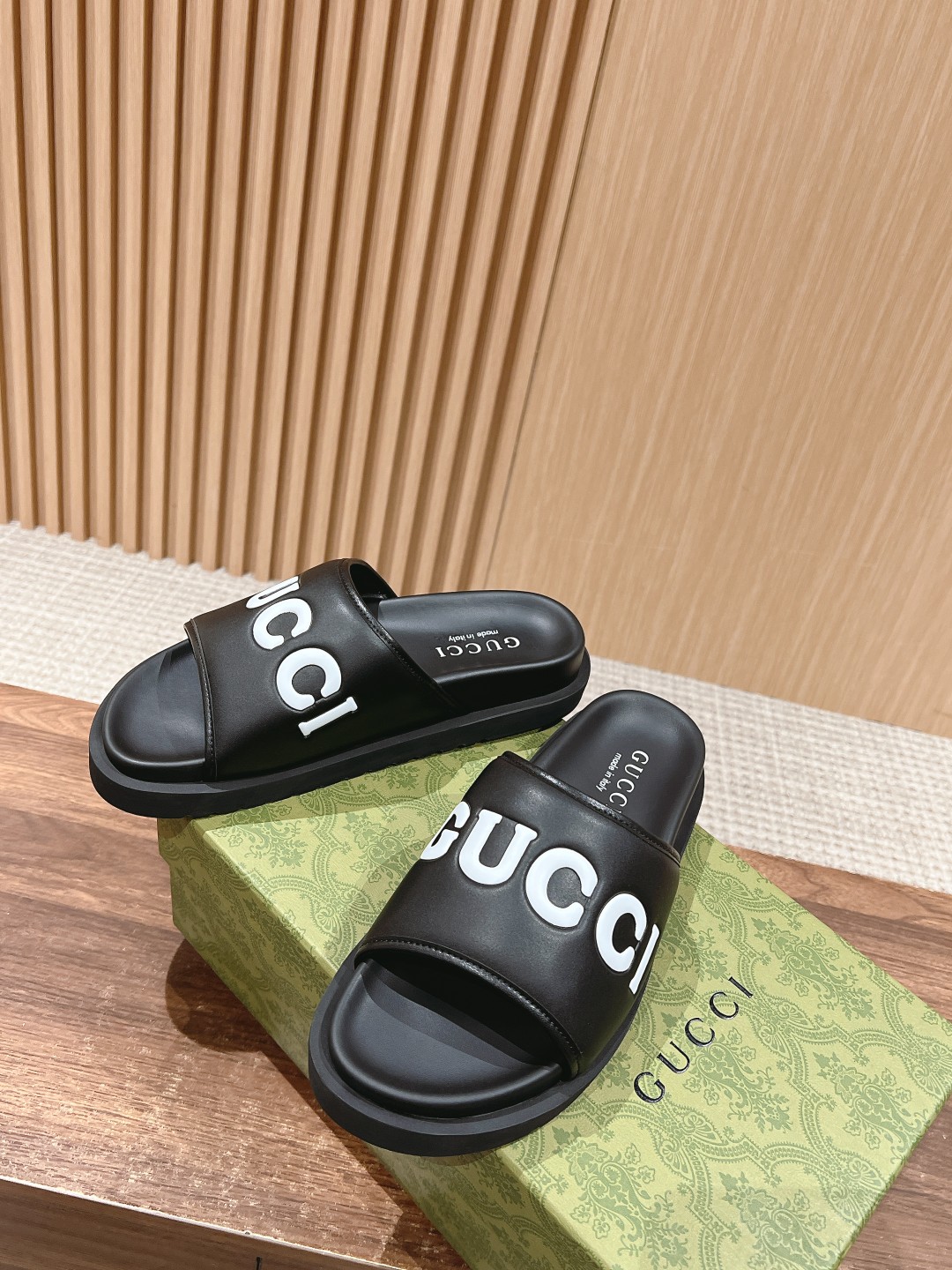 GUCCI 