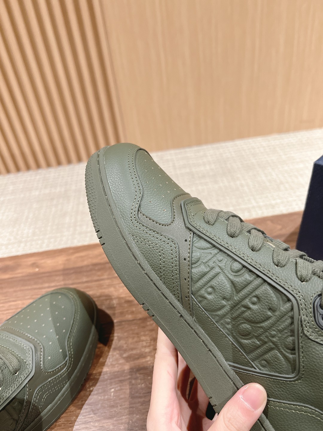 DIOR B27
