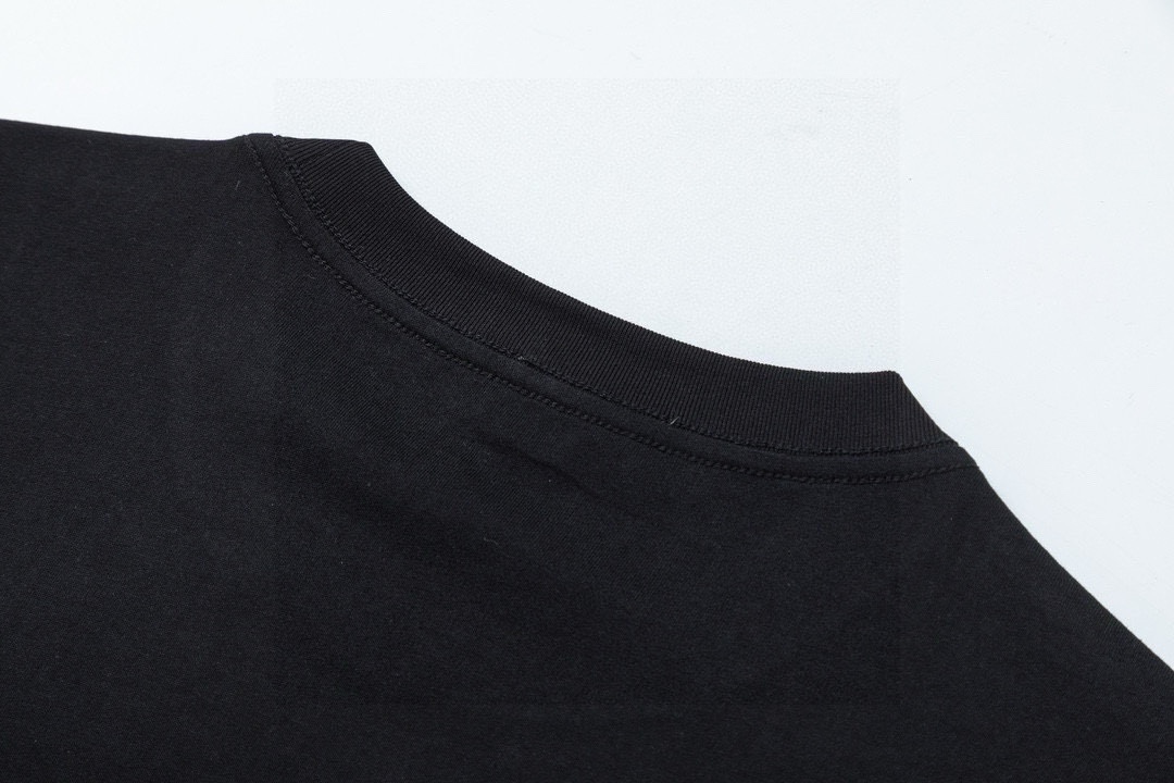 DIOR T-SHIRT