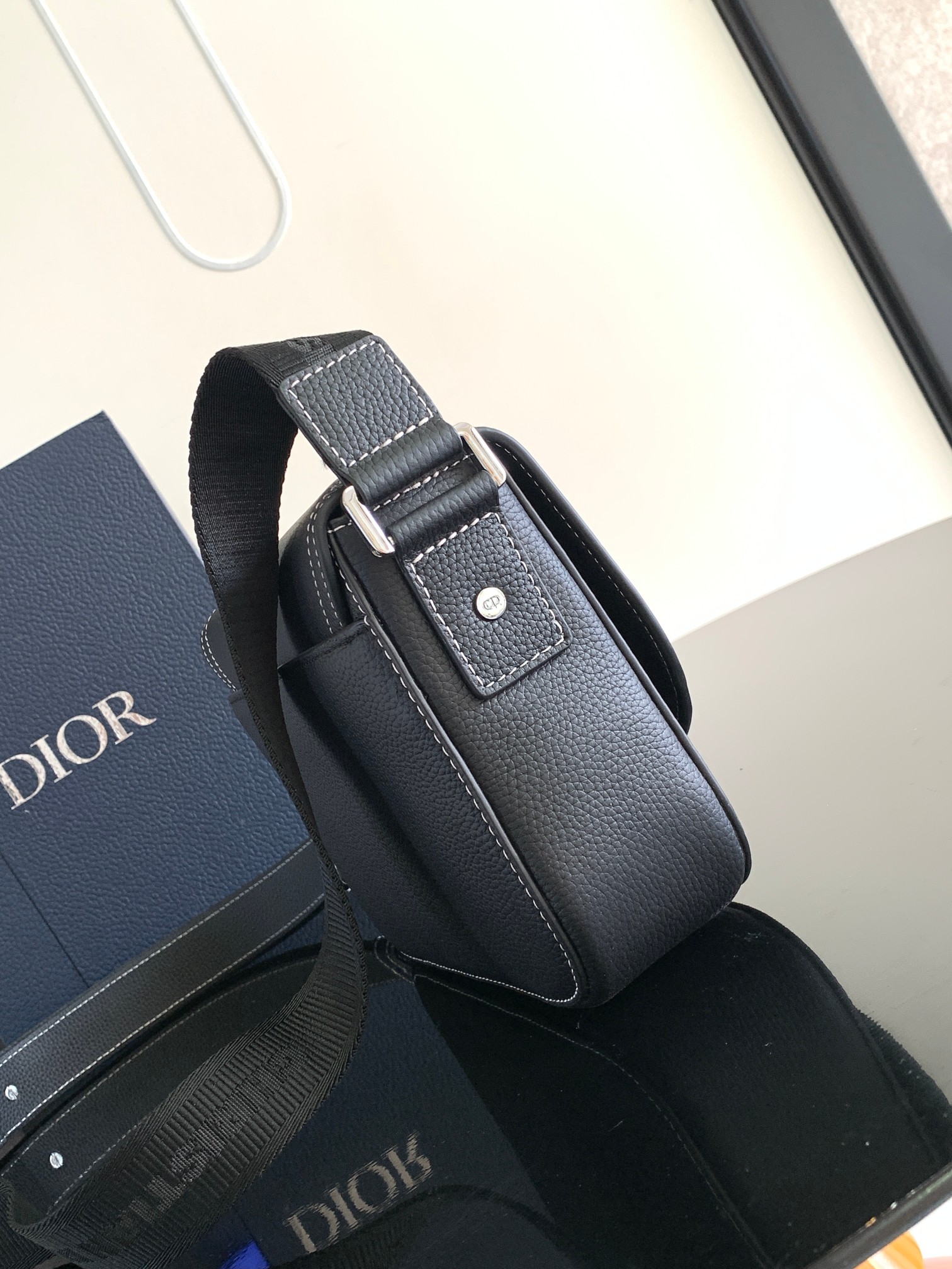 DIOR