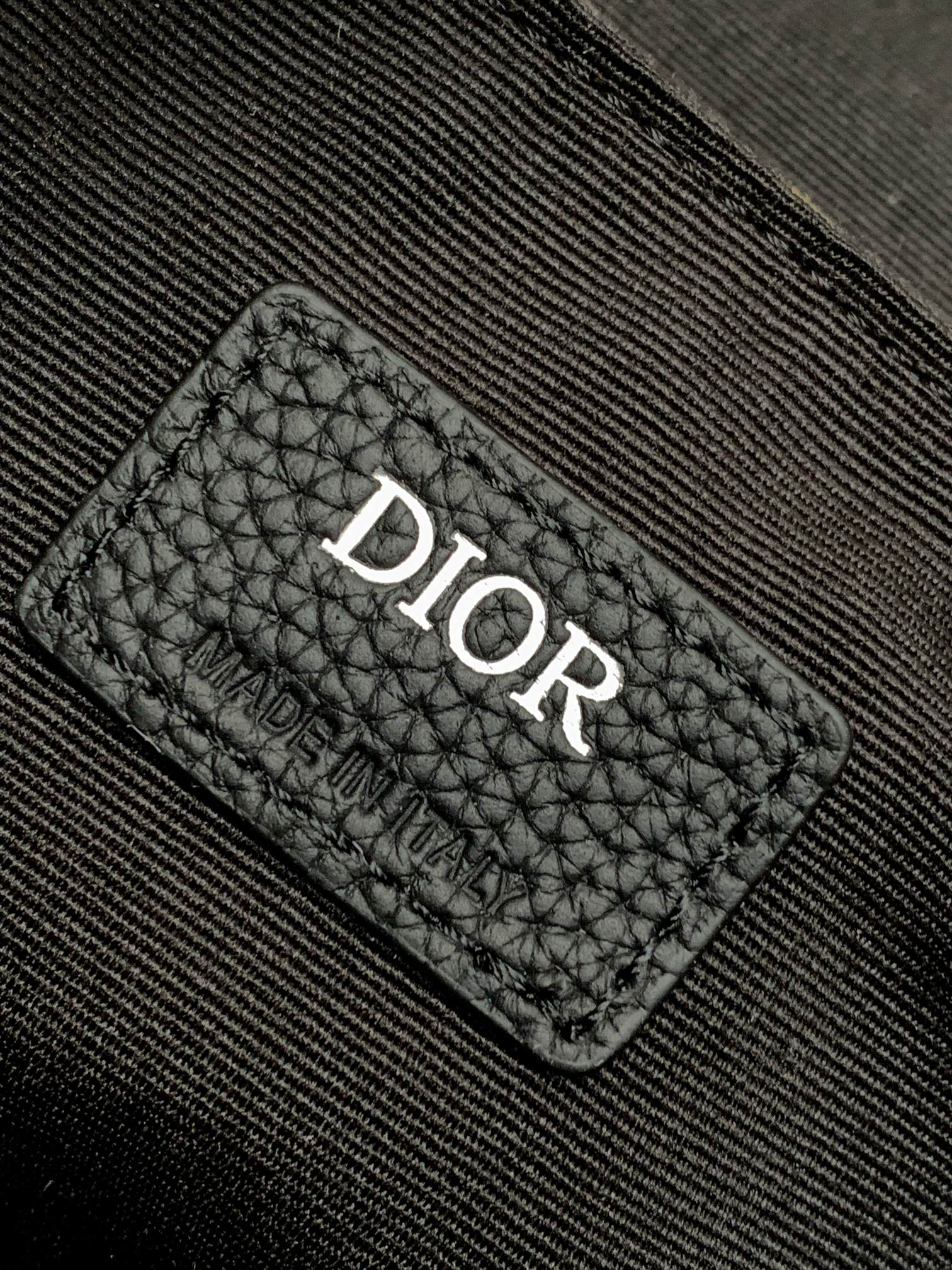 DIOR