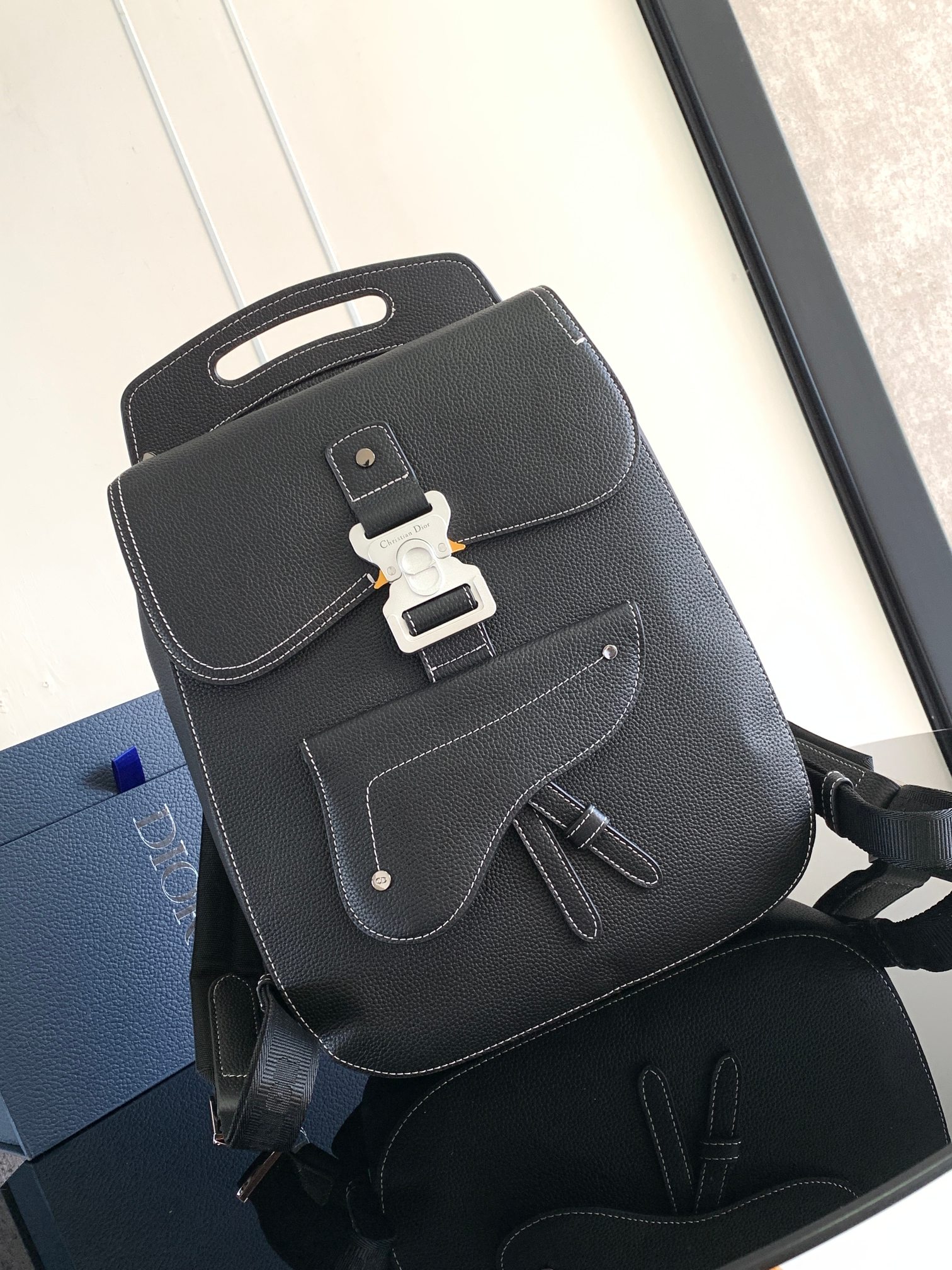 DIOR