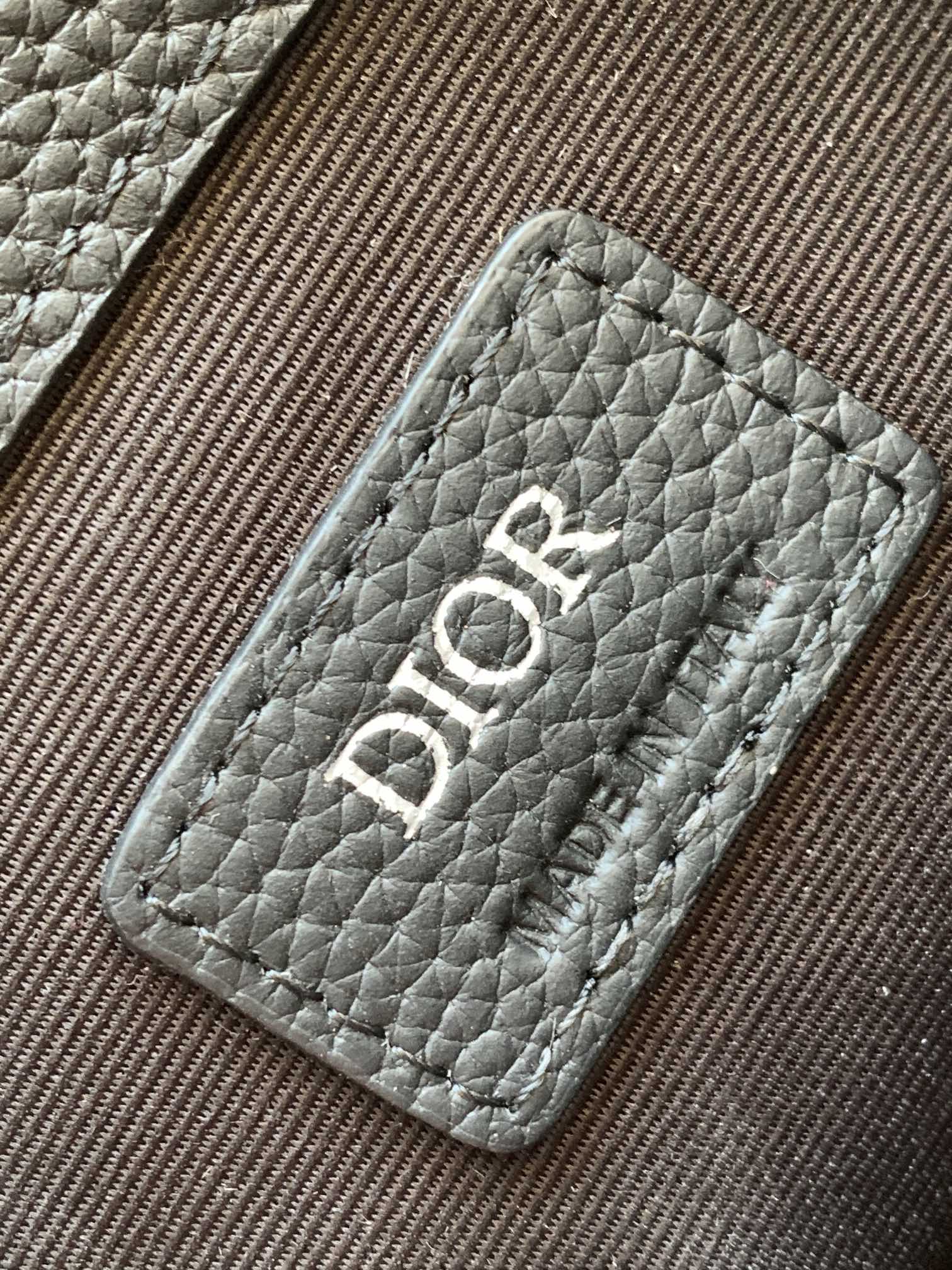 DIOR