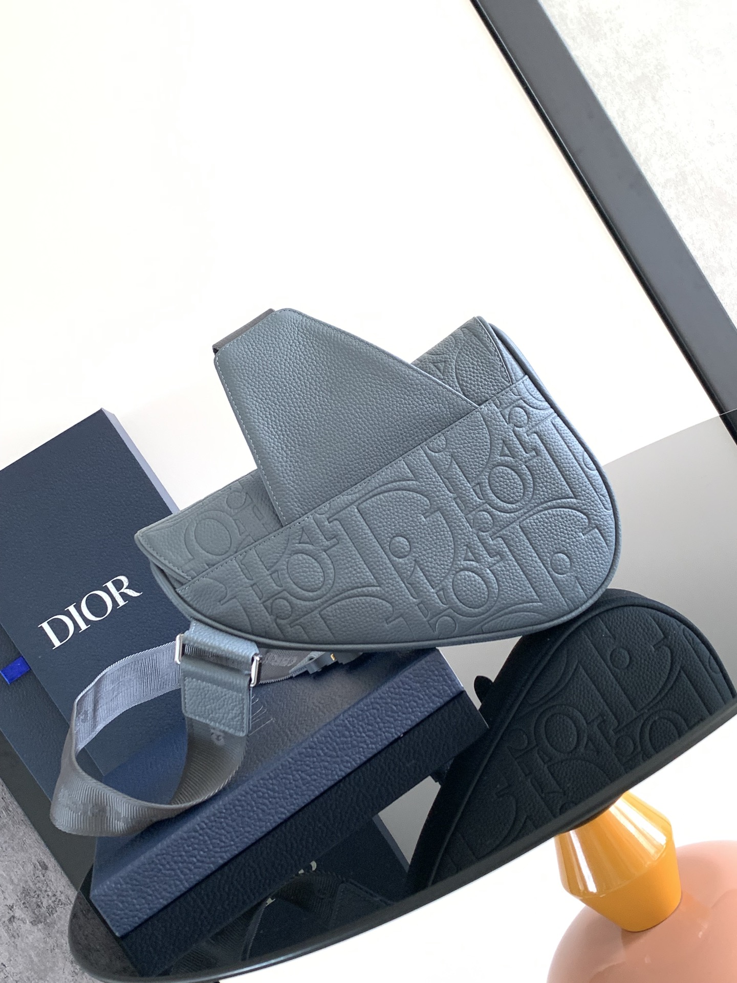 DIOR