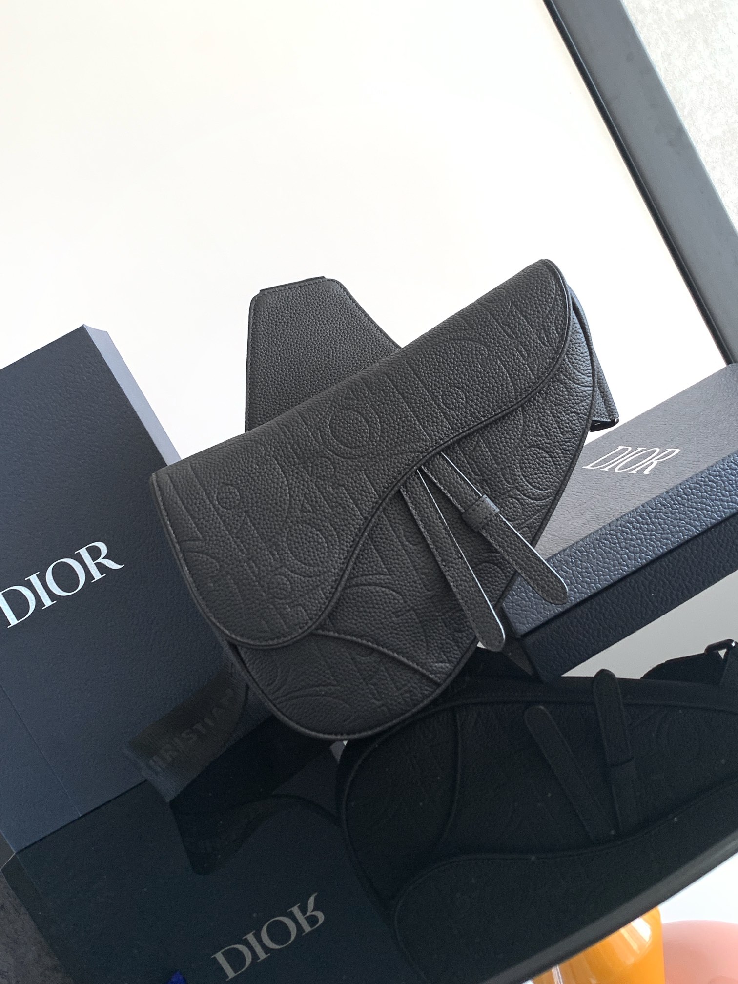 DIOR